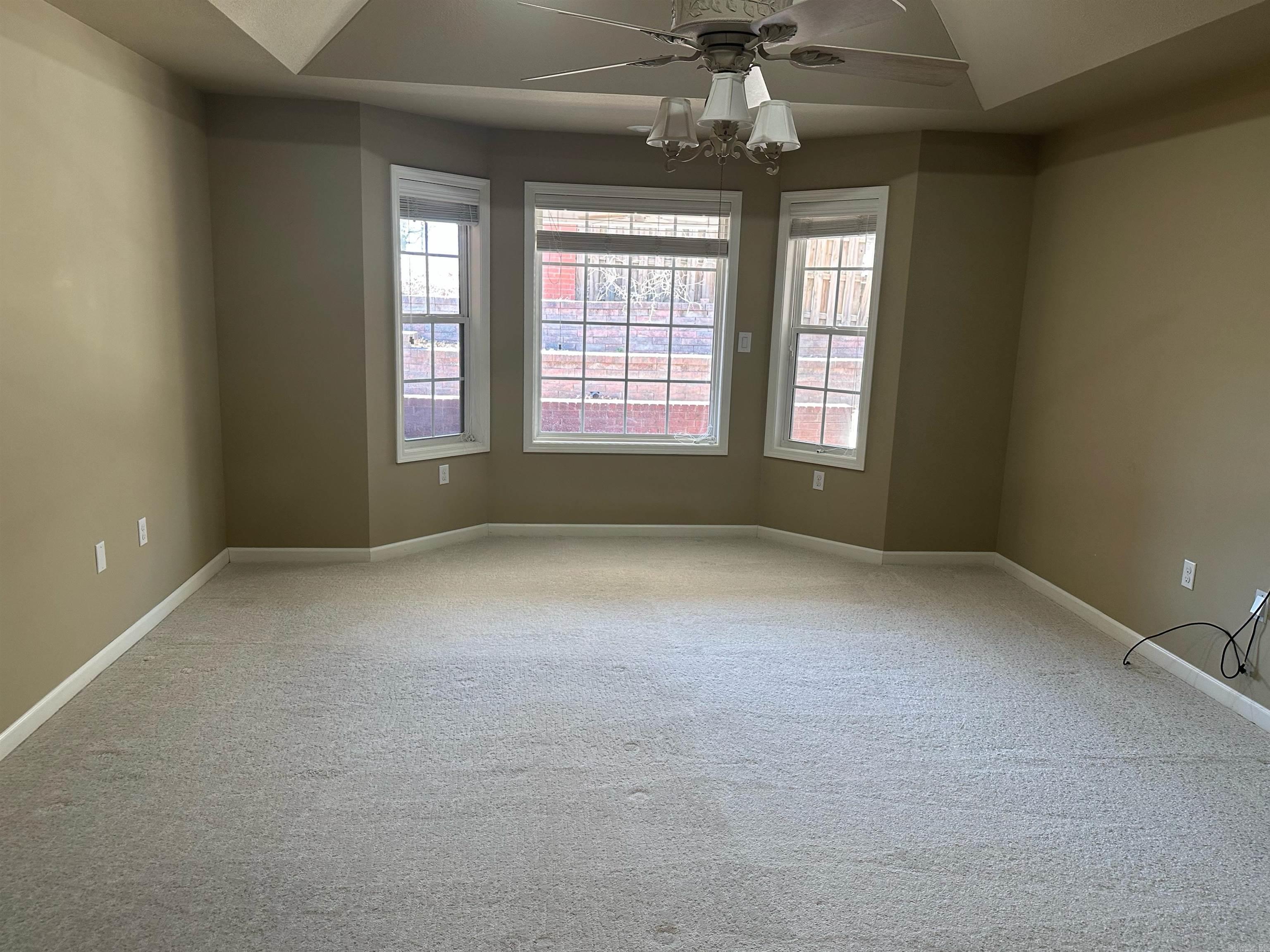 ENCLAVE - Residential