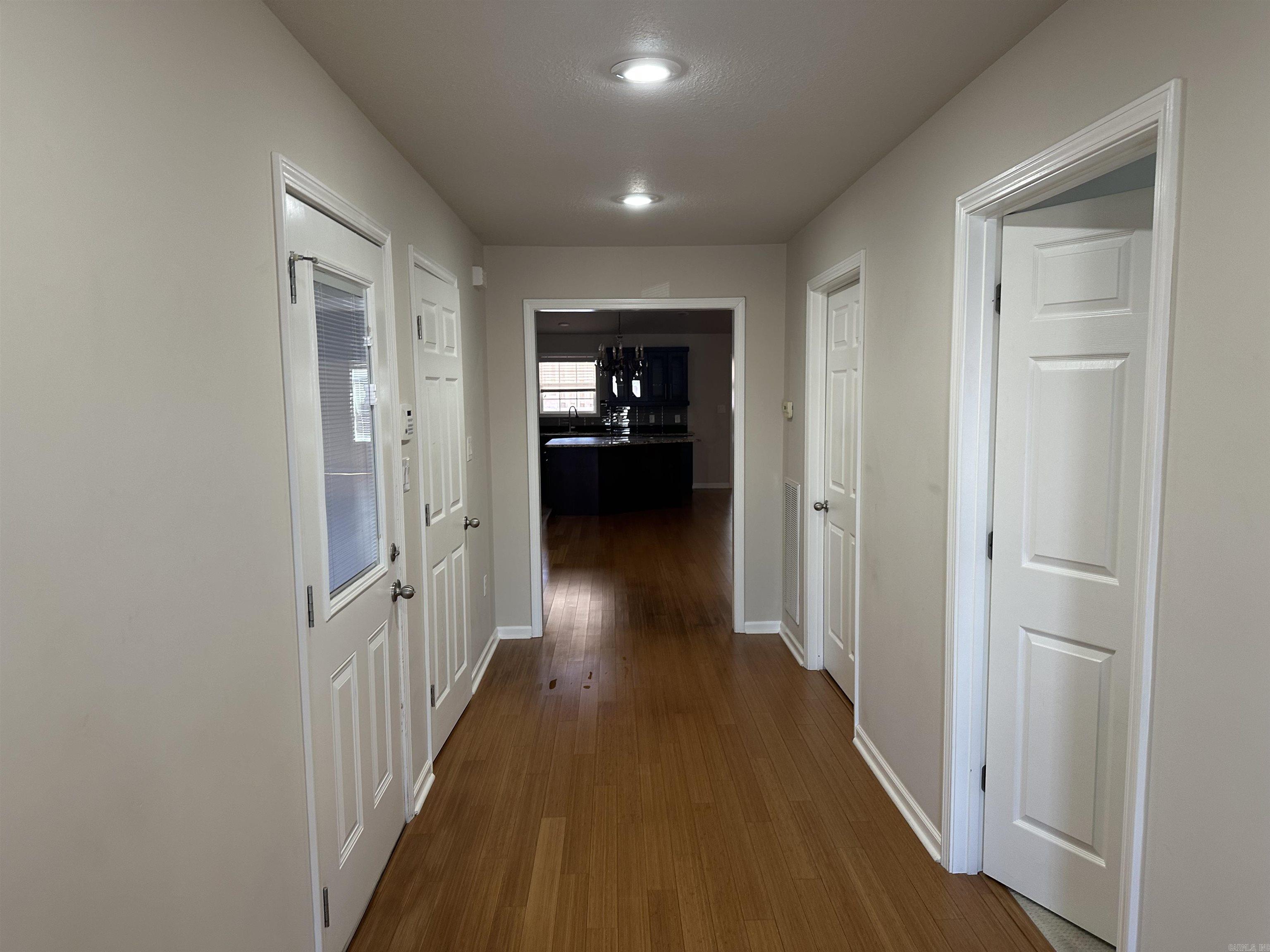 ENCLAVE - Residential