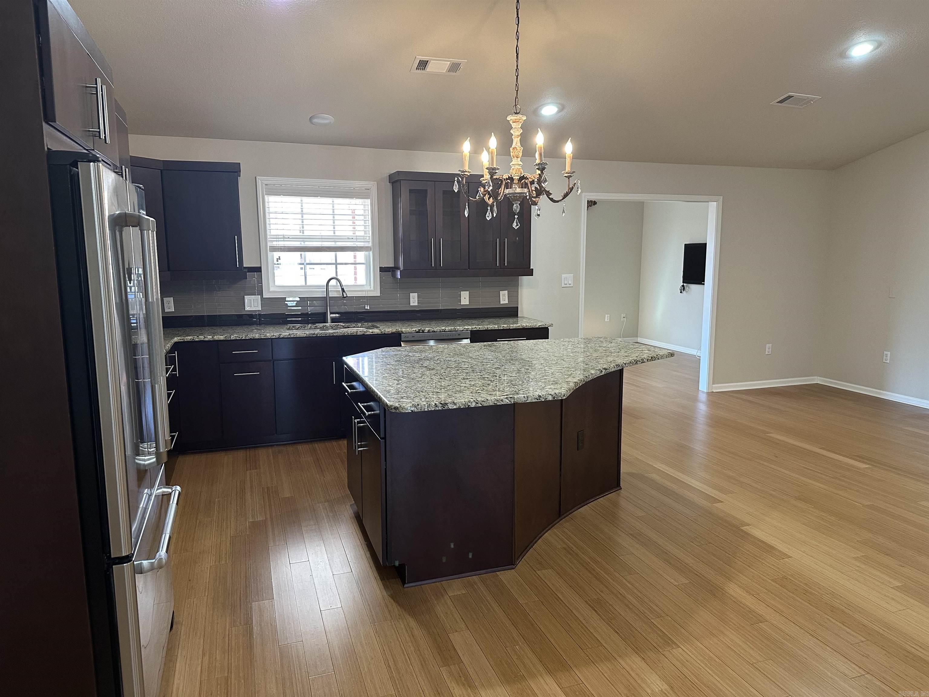 ENCLAVE - Residential
