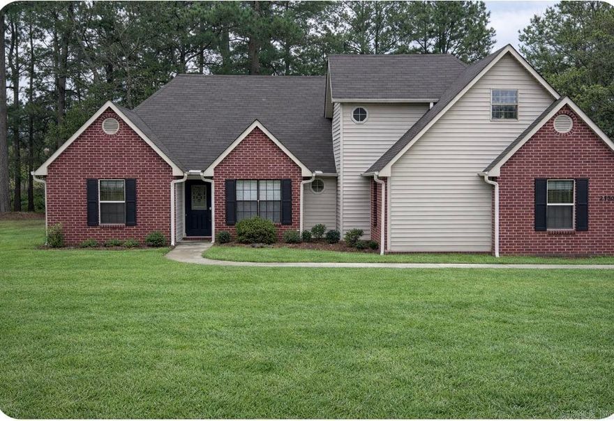 Step inside this beautiful 3 bedroom, 2.5 bath home offering a versatile flex space perfect for a 4th bedroom, game room, or home office. The home boasts a newly updated kitchen, stylish LVP flooring and a functional layout designed for comfortable living. With spacious rooms and modern updates, this home offers the perfect blend of charm and convenience.