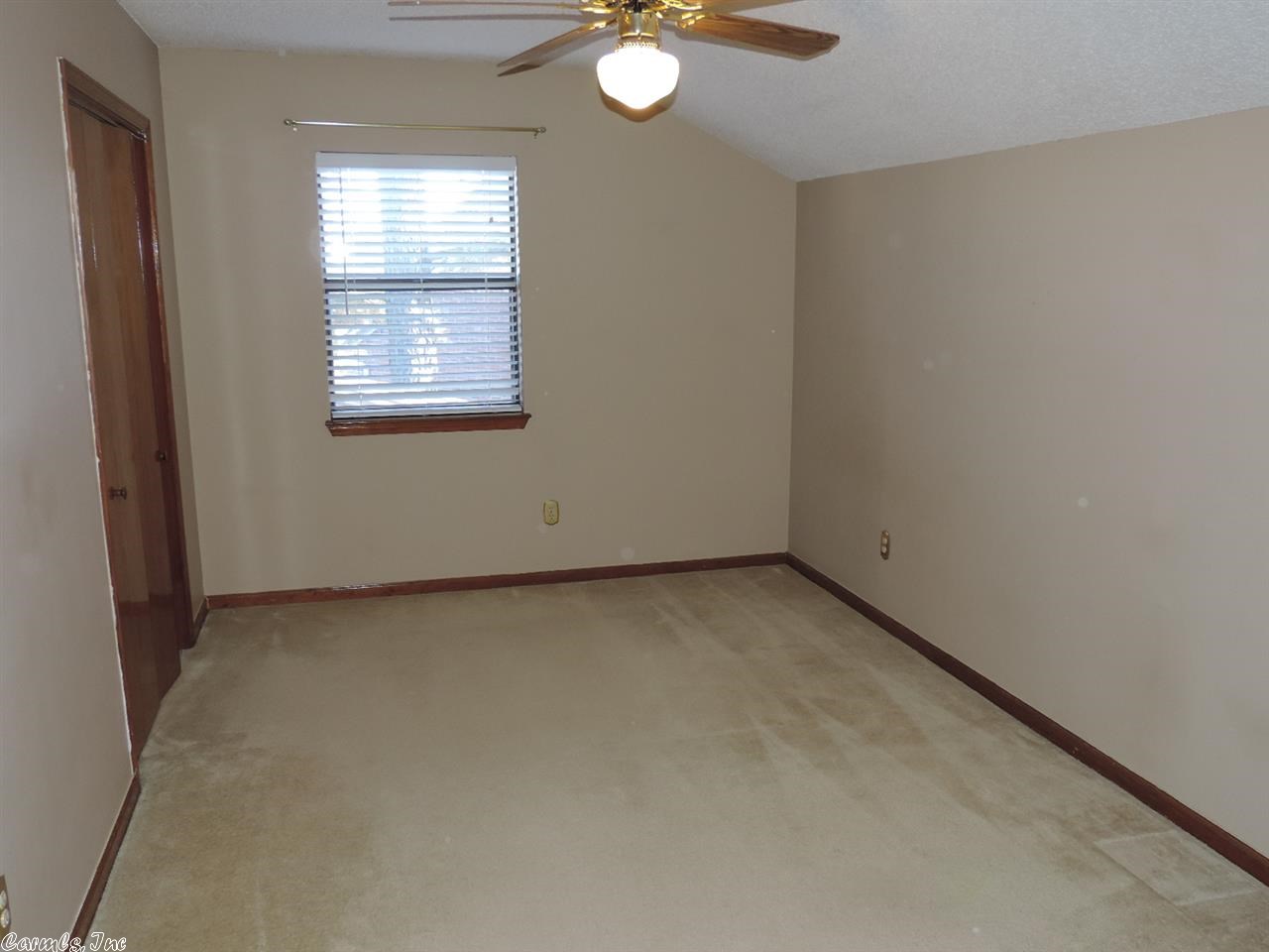 DIAMOND POINTE - Residential