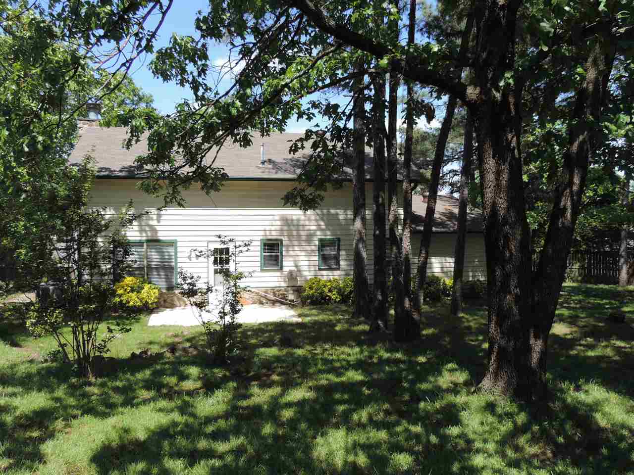 DIAMOND POINTE - Residential