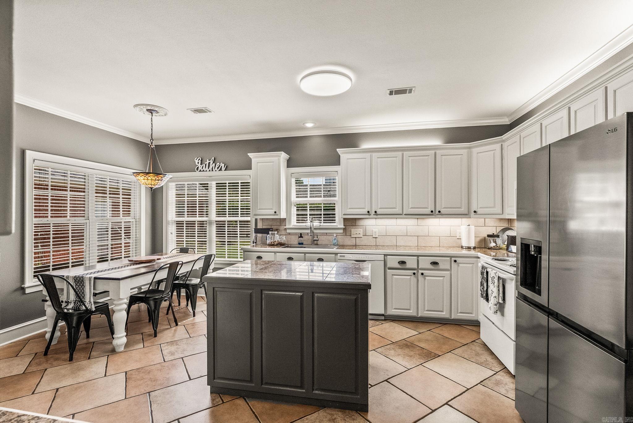 WOODLAND SPRINGS - Residential