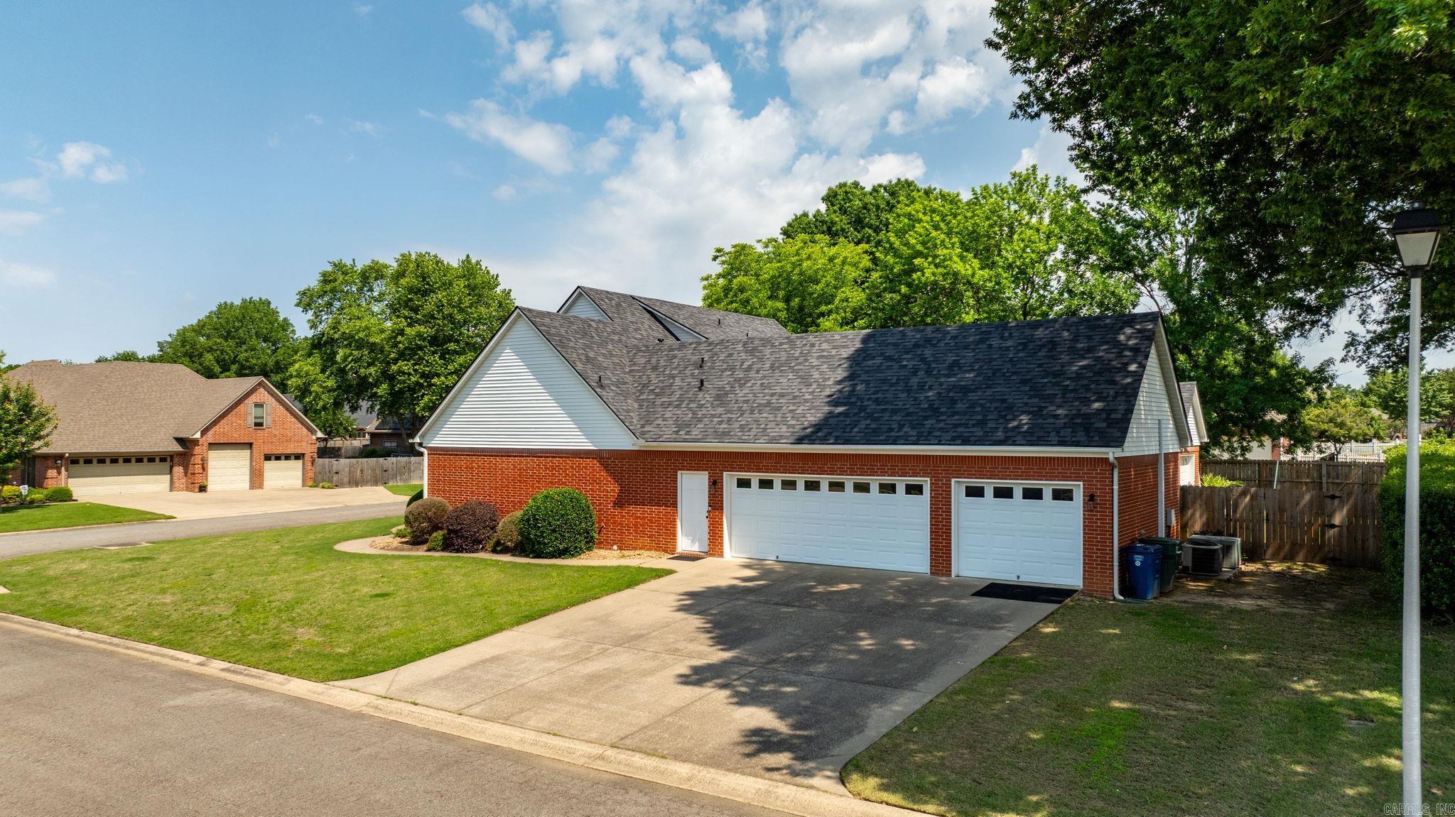 WOODLAND SPRINGS - Residential