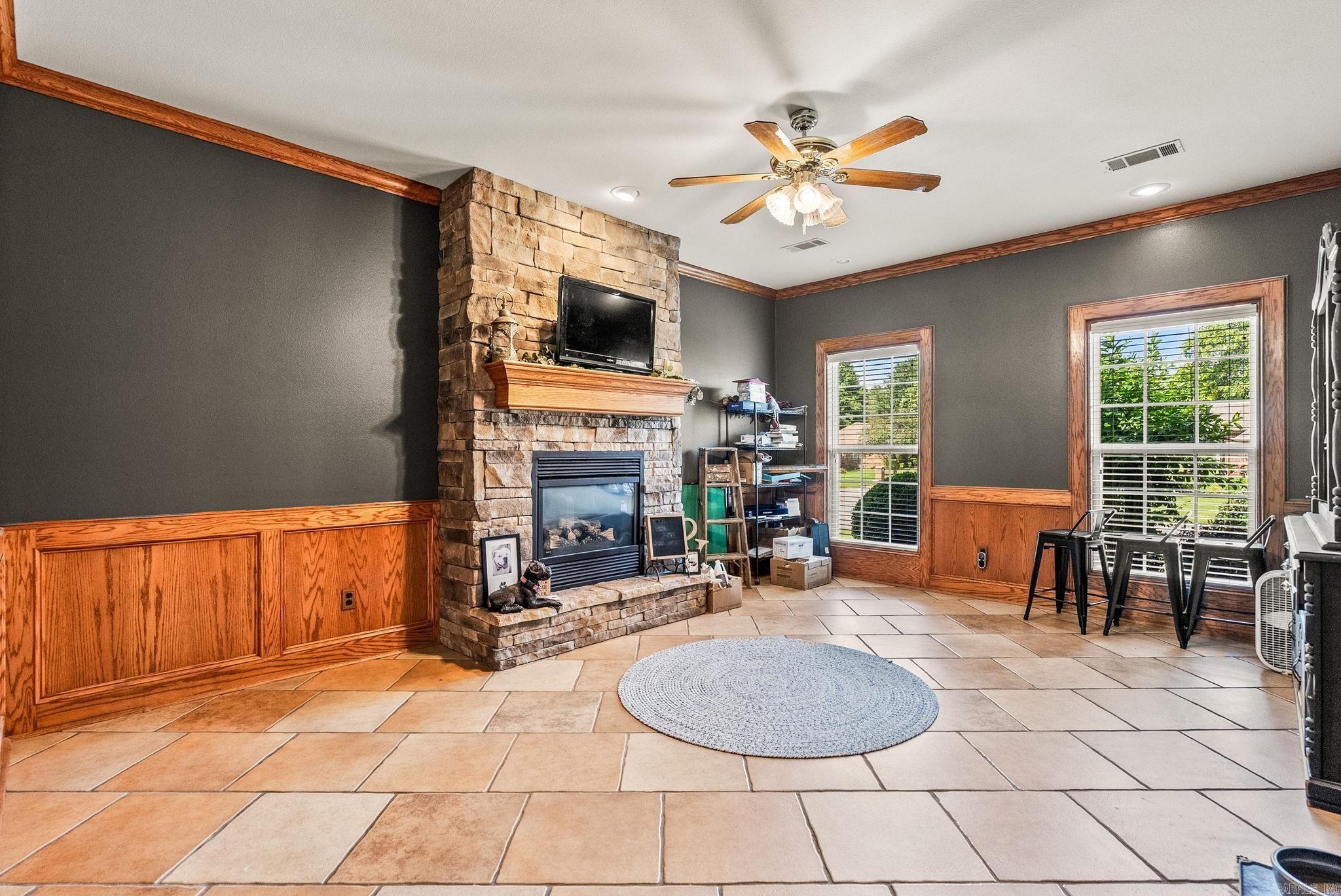 WOODLAND SPRINGS - Residential