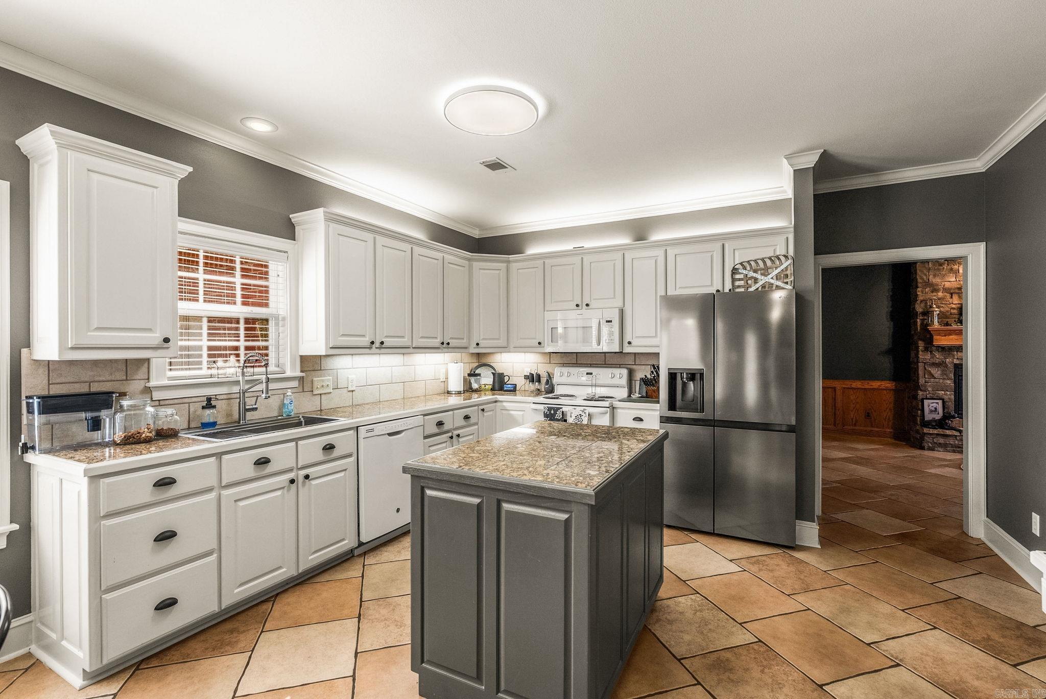 WOODLAND SPRINGS - Residential