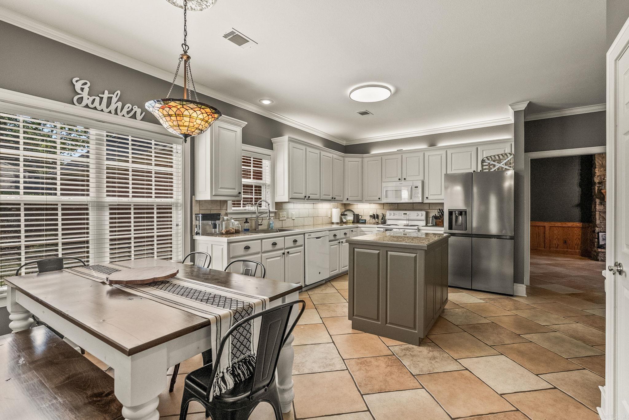 WOODLAND SPRINGS - Residential