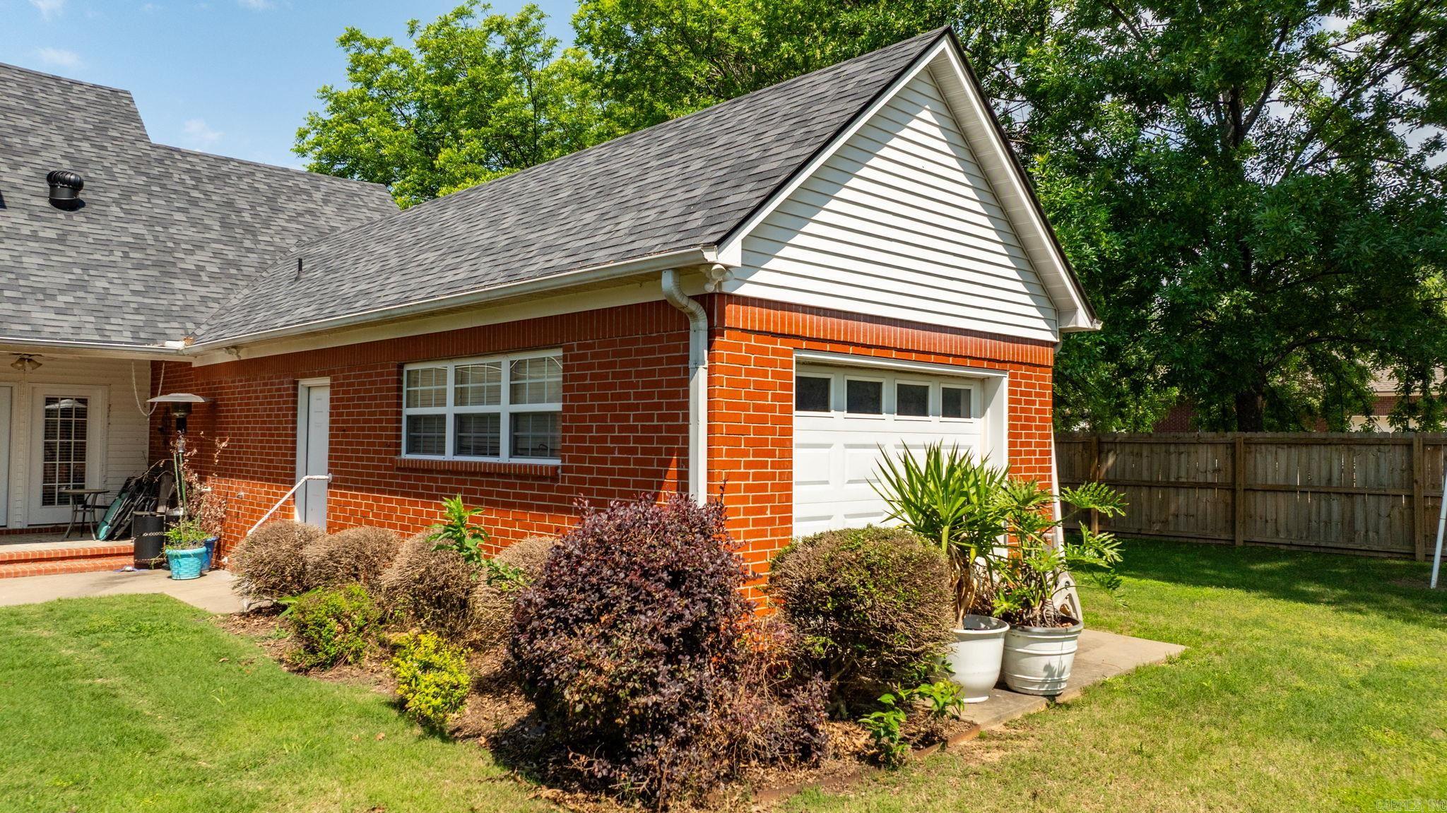 WOODLAND SPRINGS - Residential