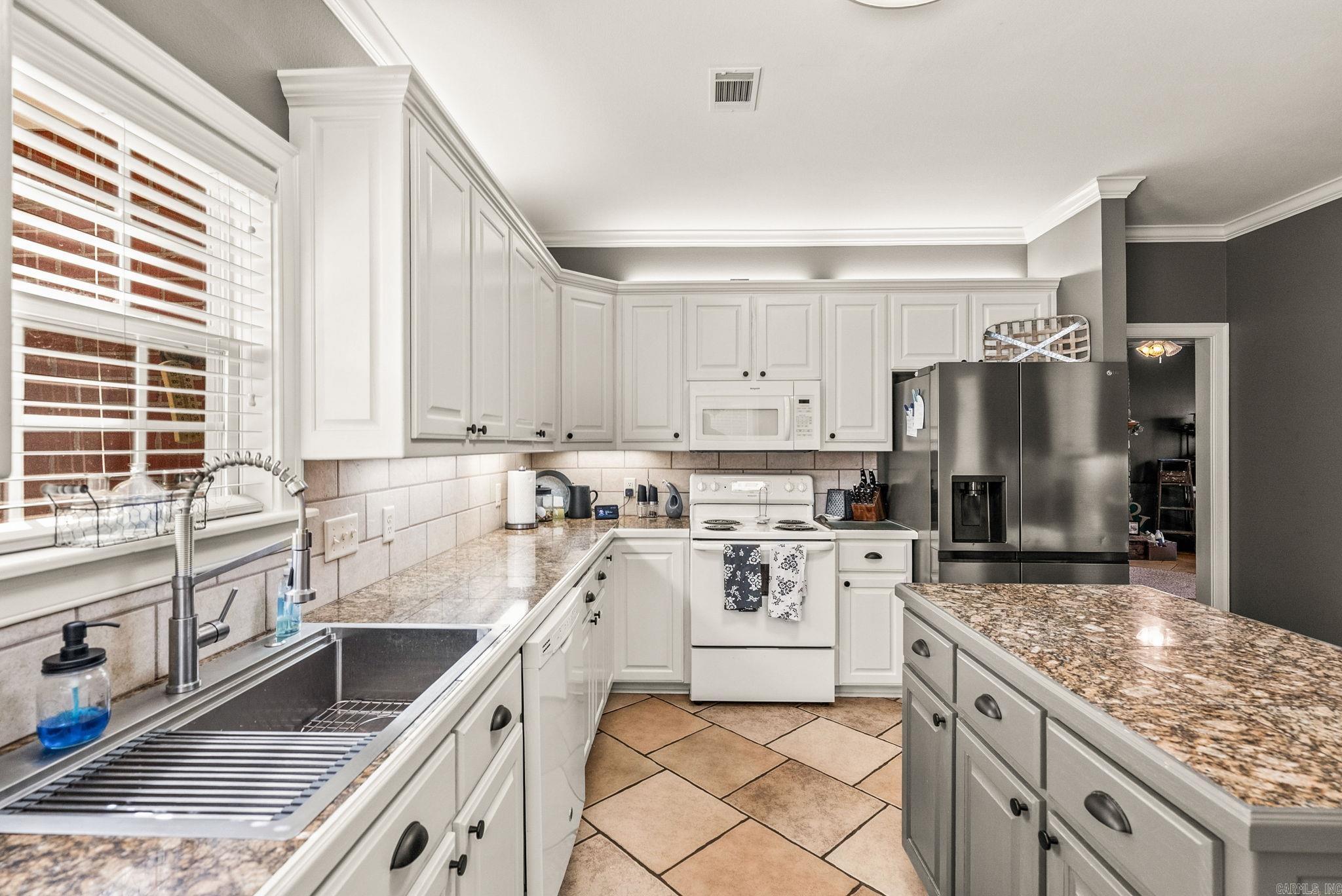 WOODLAND SPRINGS - Residential