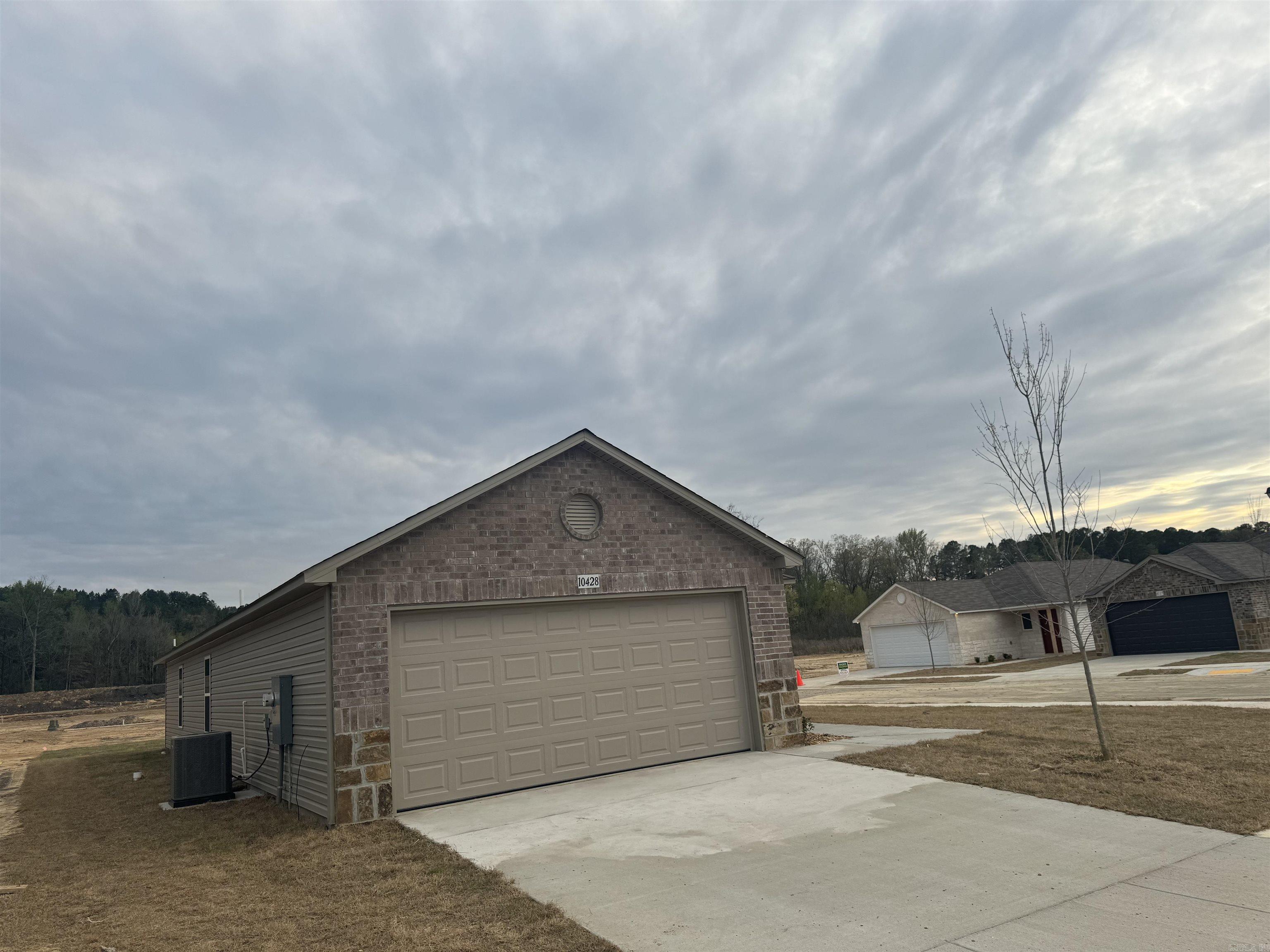 COUNTRY CLUB OF ARK THE - Residential