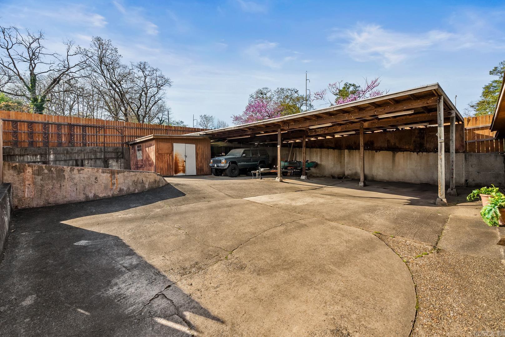 BRIARWOOD - Residential