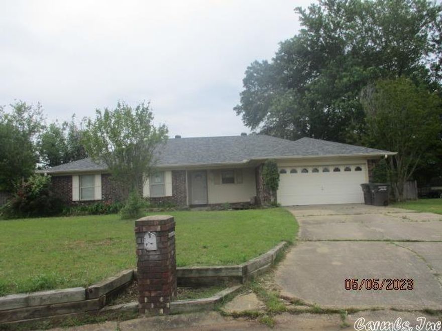 Located in the Stonewall subdivision feature this 3br/2ba at end of cul-de-sac. Property has been identified as in FEMA Flood Zone X.  Seller does not pay customary closing costs: including title policy, escrow fees, survey or transfer fees. Proof of funds required on cash transactions Lender Pre-Approval letter for financed offers dated within last 30 days). Seller is Secretary of Veterans Affairs. This property may qualify for Seller Financing (Vendee). Property sold As Is.