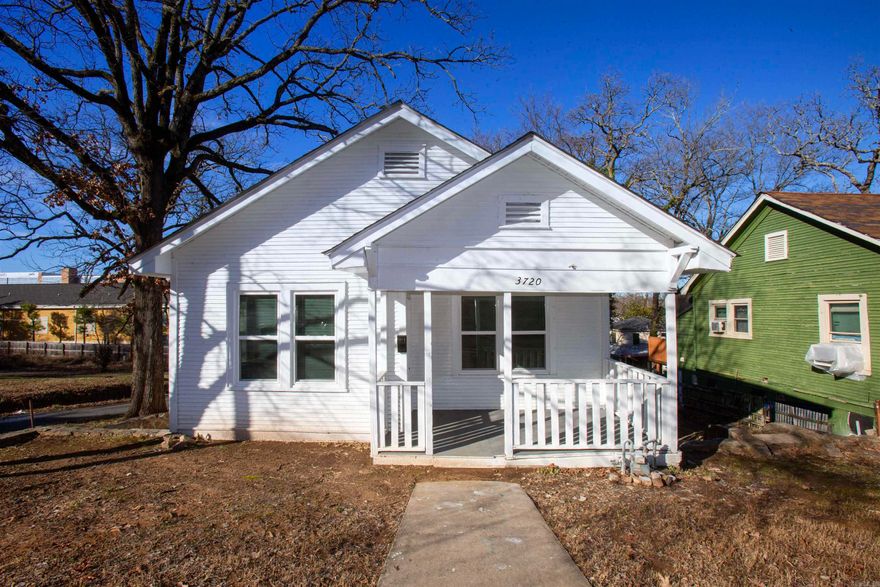 Adorable renovated cottage in super convenient Little Rock location. Right by UAMS, close to UALR and blocks away from all Midtown LR has to offer!  Income must be 3x the amount of rent per month.