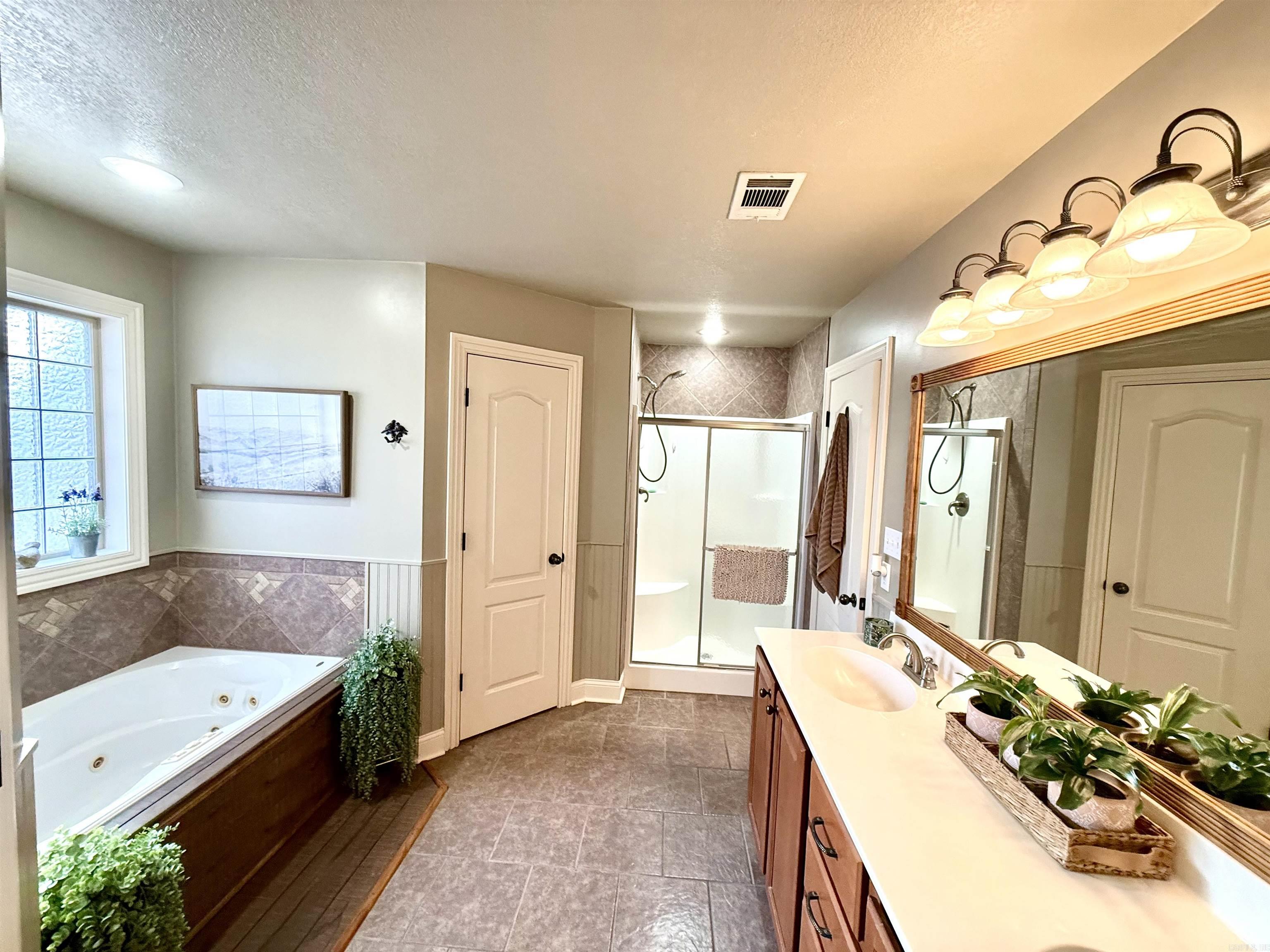 MADISON ESTATES - Residential