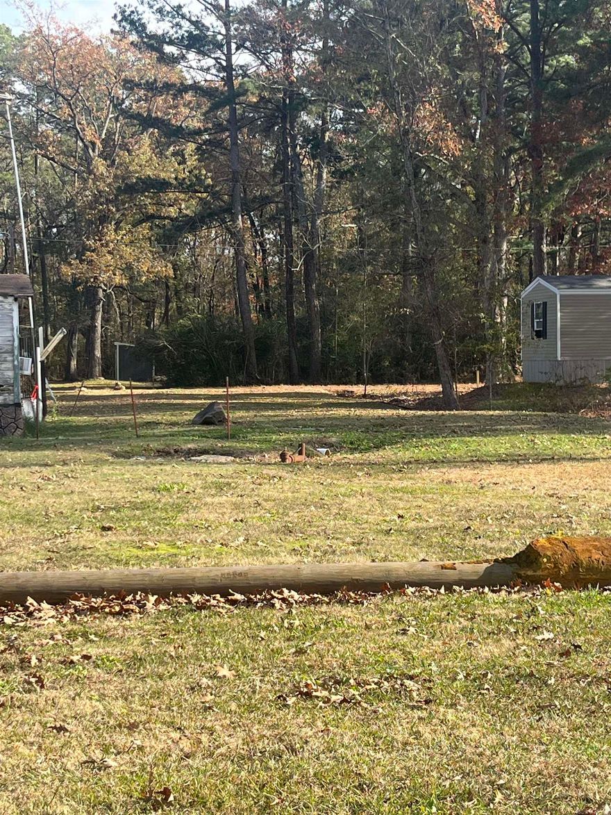 There is septic, water and electric on these two lots  1 block from the boat dock and pier on Lake Conway