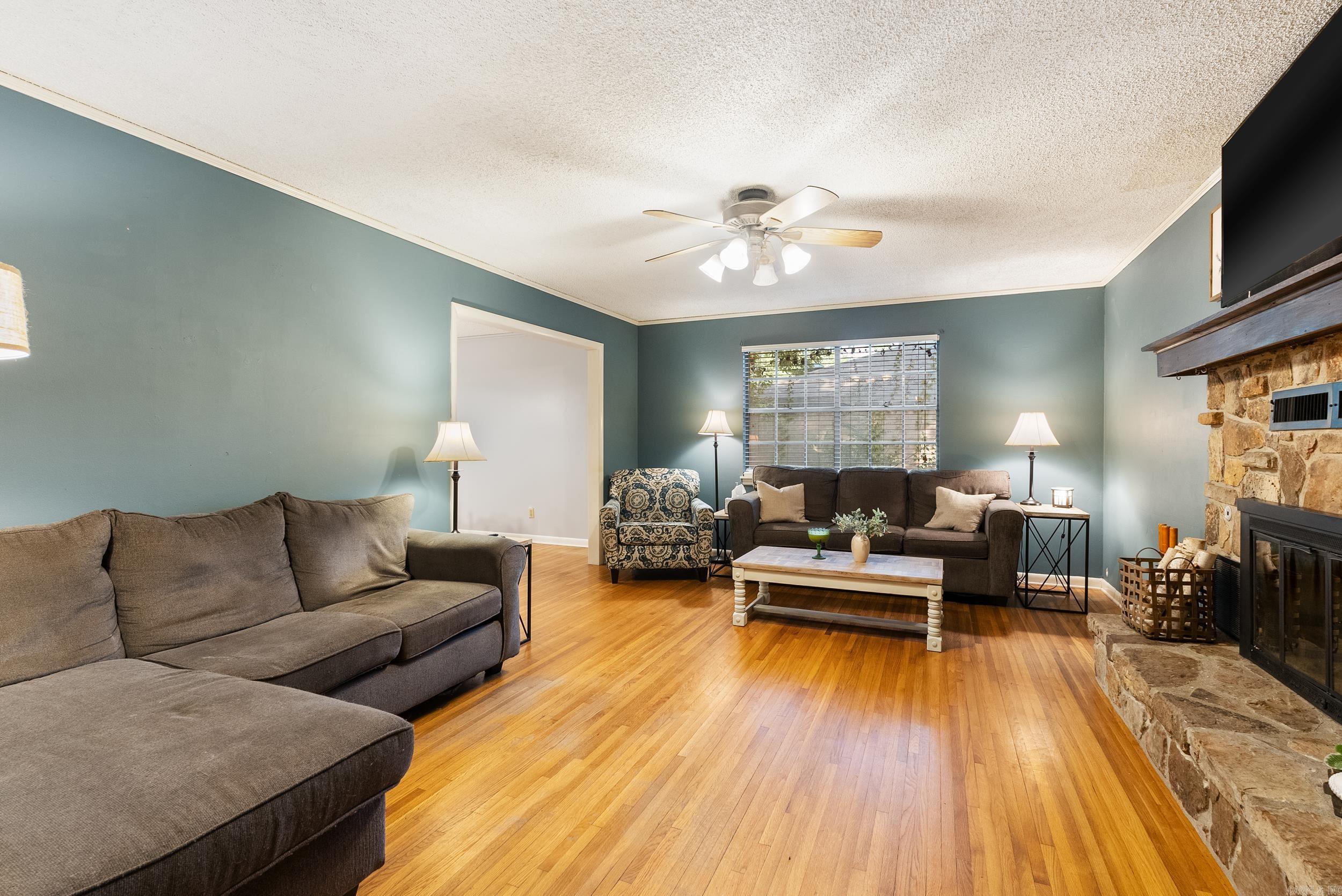 LYNNWOOD ACRES - Residential