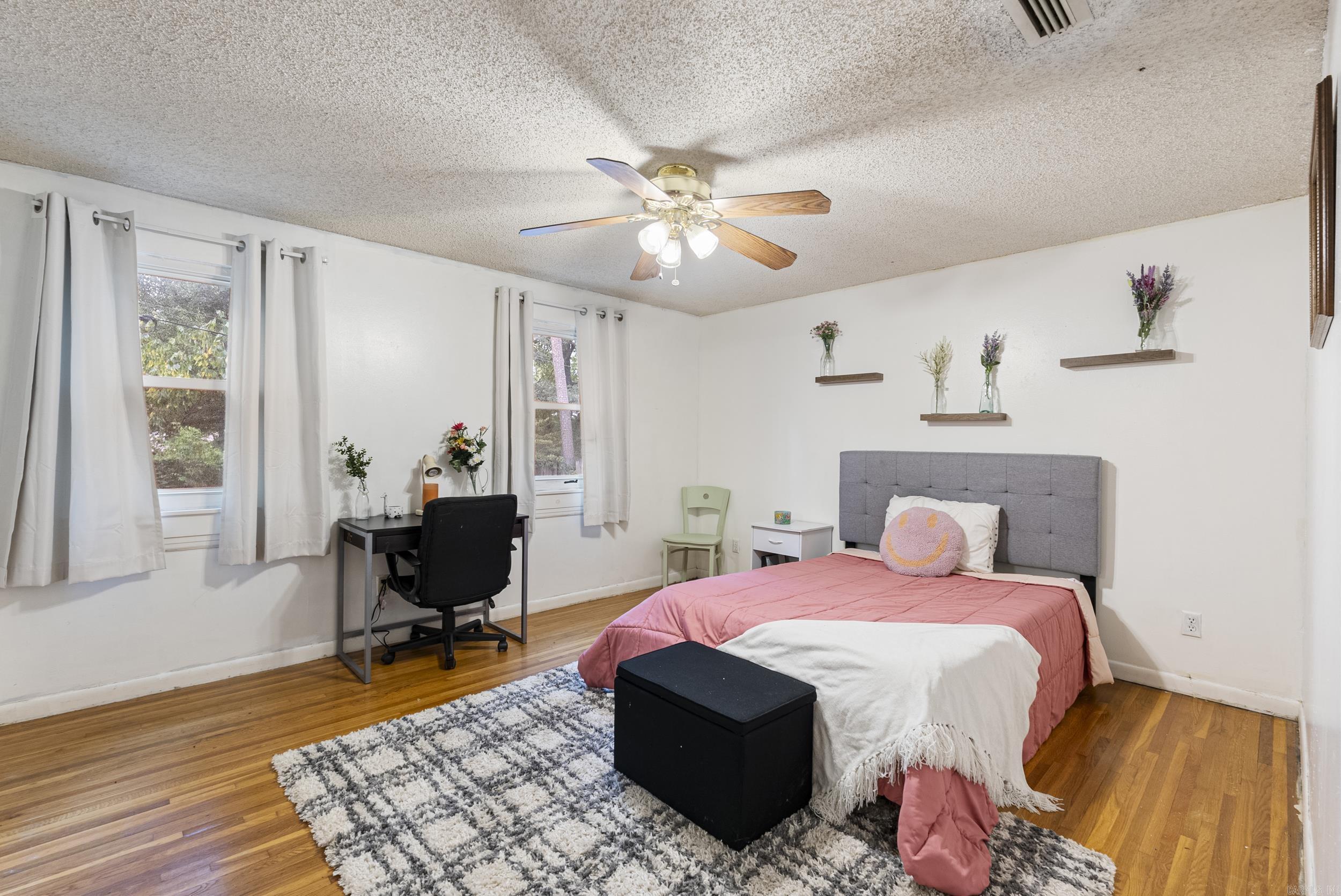 LYNNWOOD ACRES - Residential