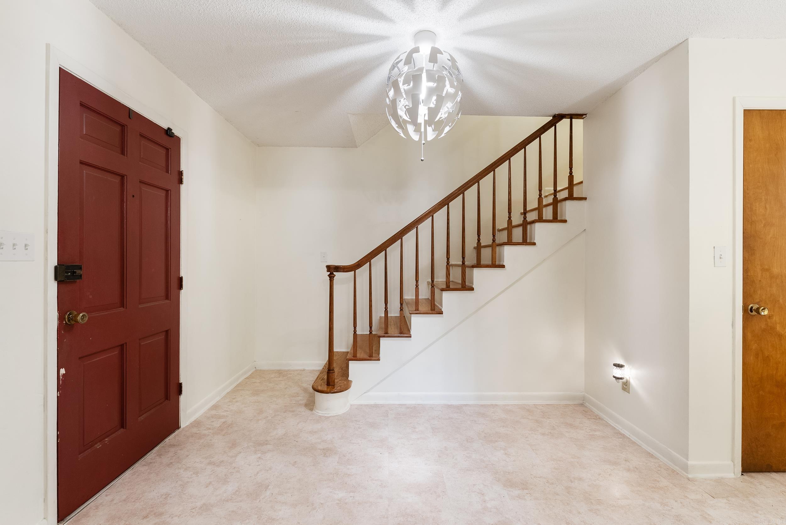 LYNNWOOD ACRES - Residential