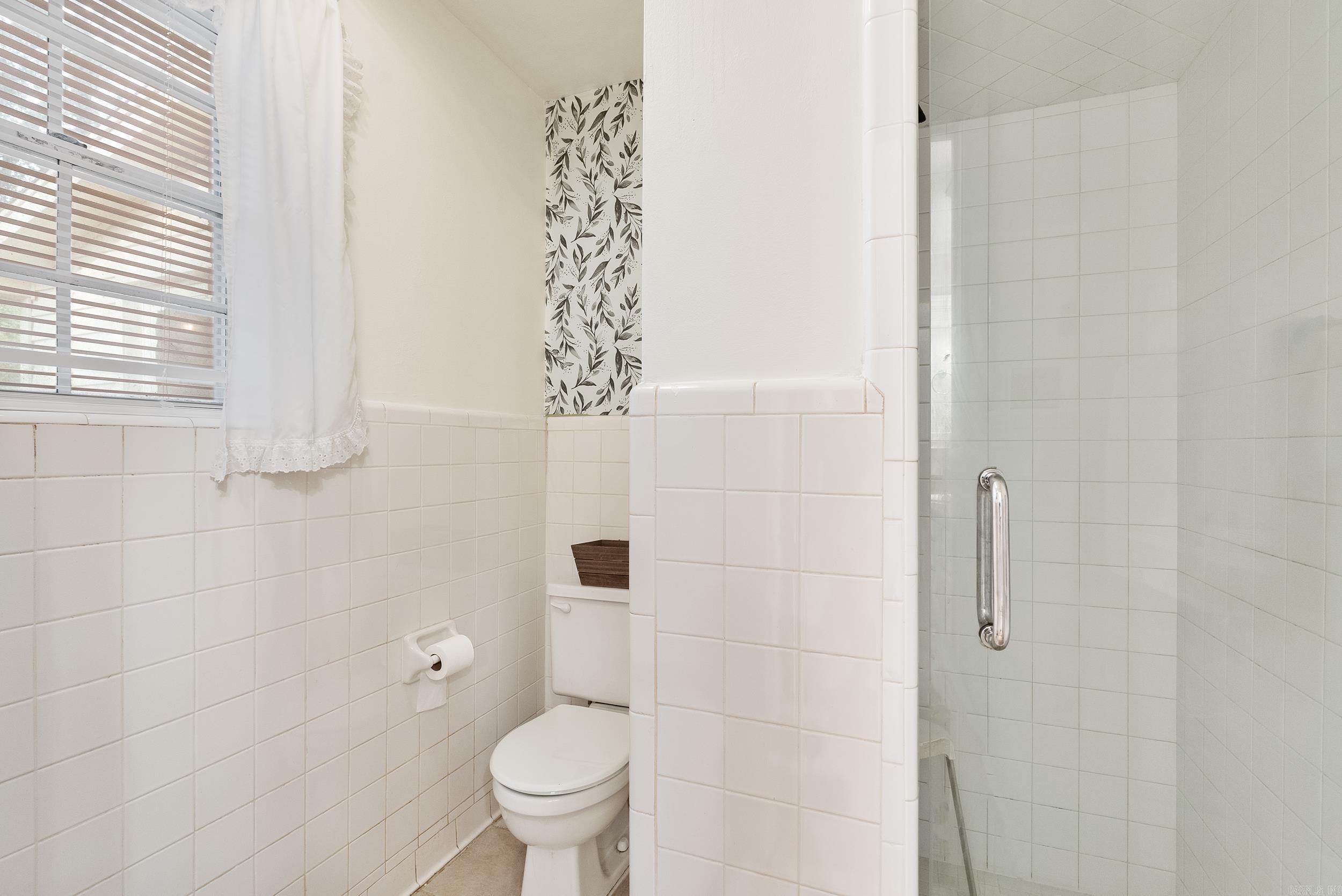 LYNNWOOD ACRES - Residential