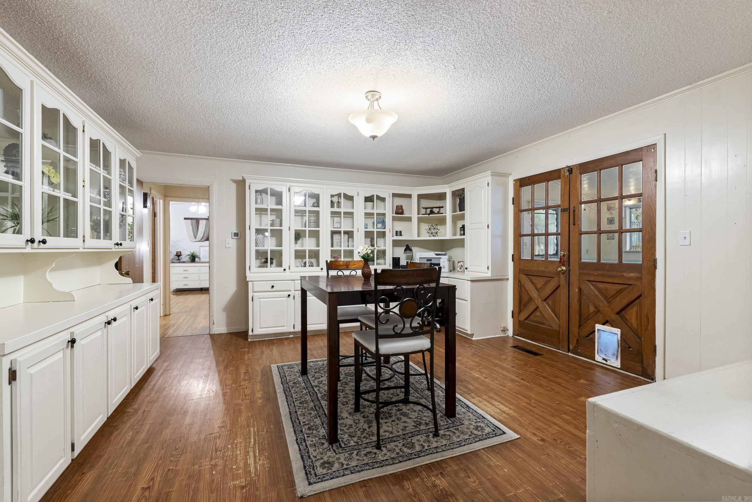 LYNNWOOD ACRES - Residential