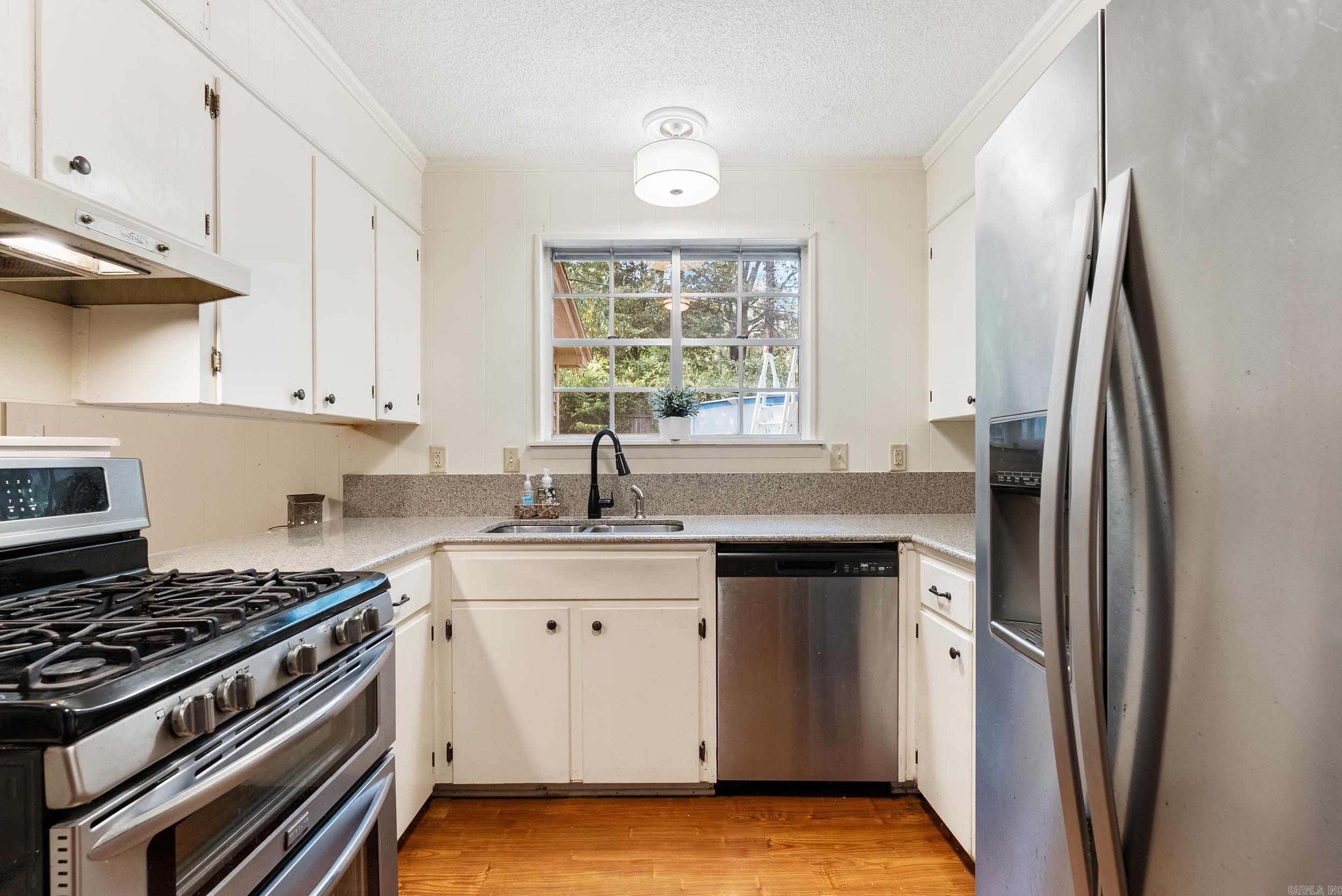 LYNNWOOD ACRES - Residential