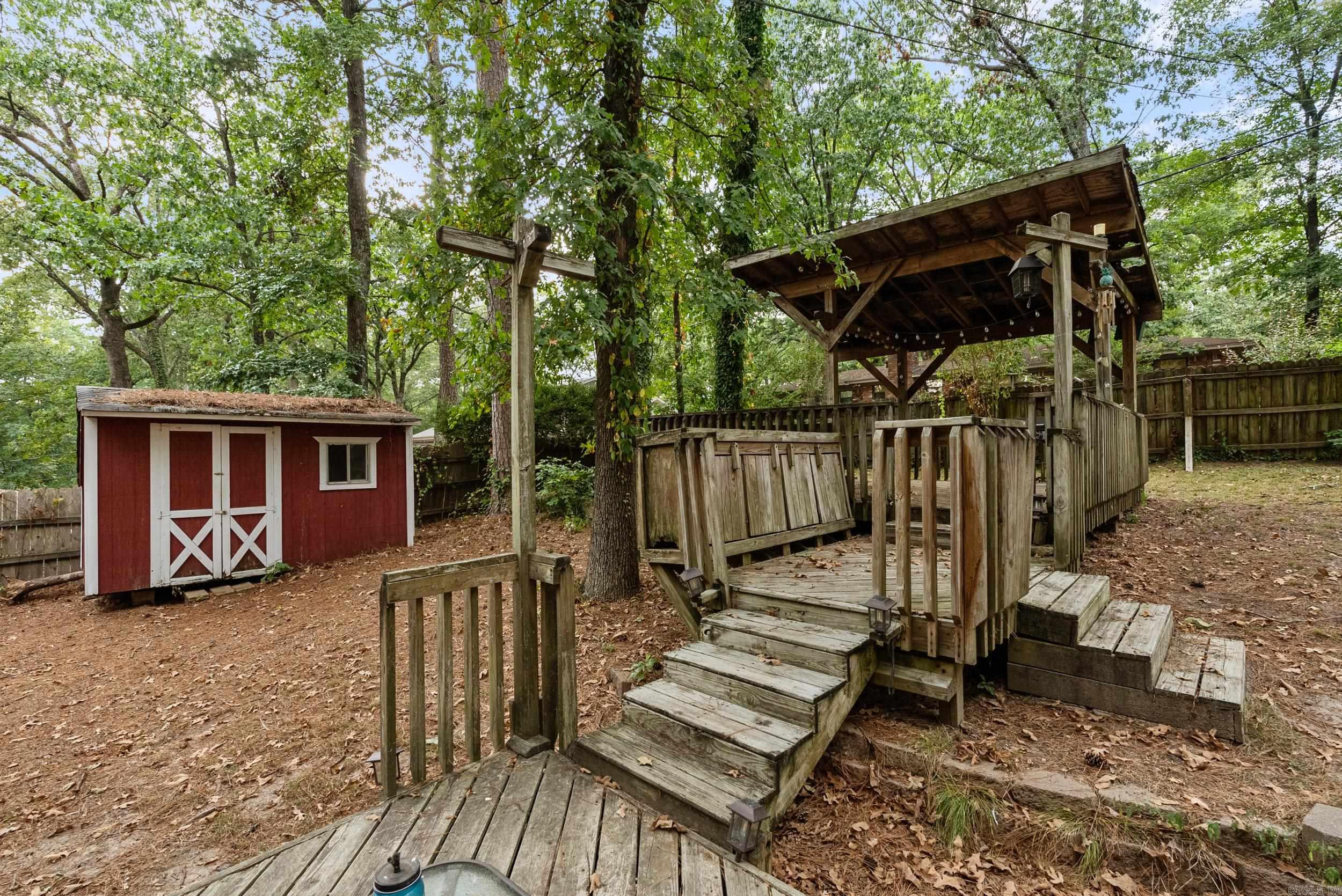 LYNNWOOD ACRES - Residential