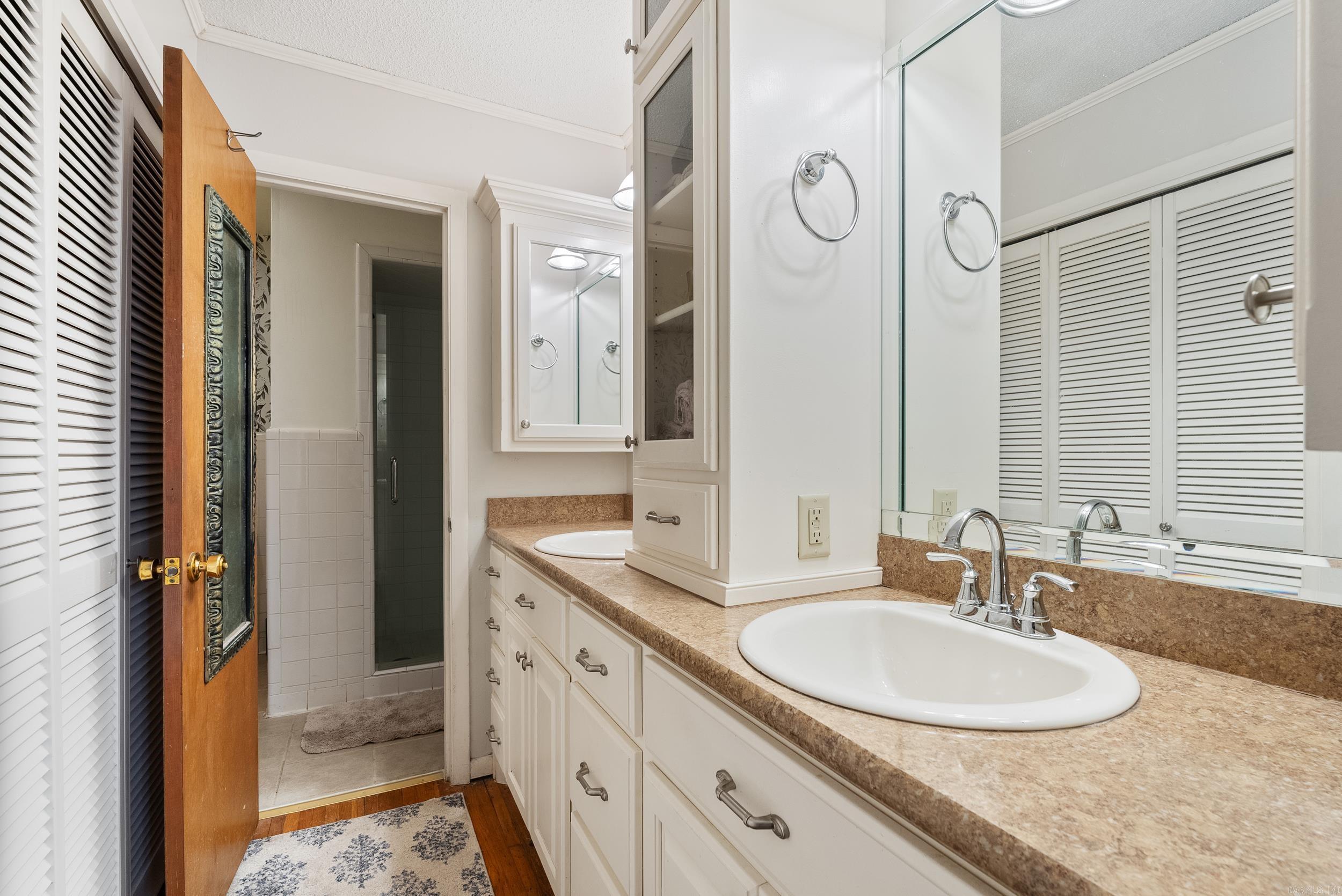 LYNNWOOD ACRES - Residential