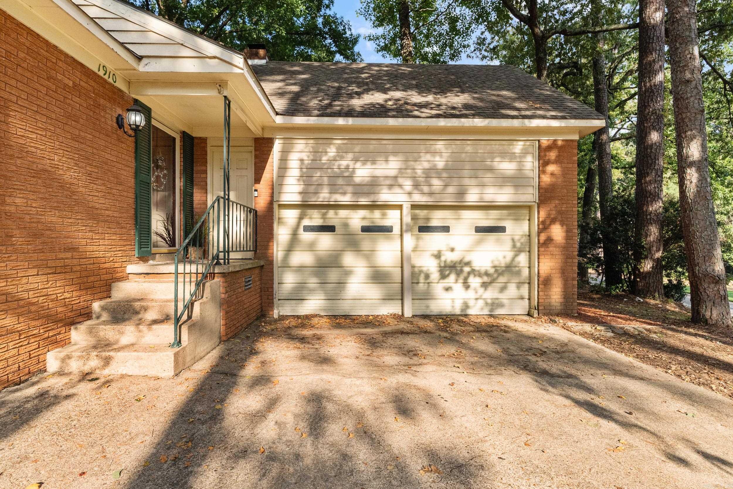 LYNNWOOD ACRES - Residential