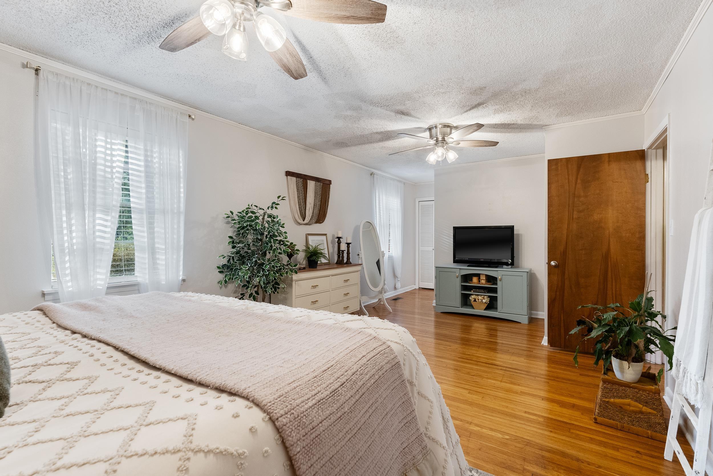 LYNNWOOD ACRES - Residential