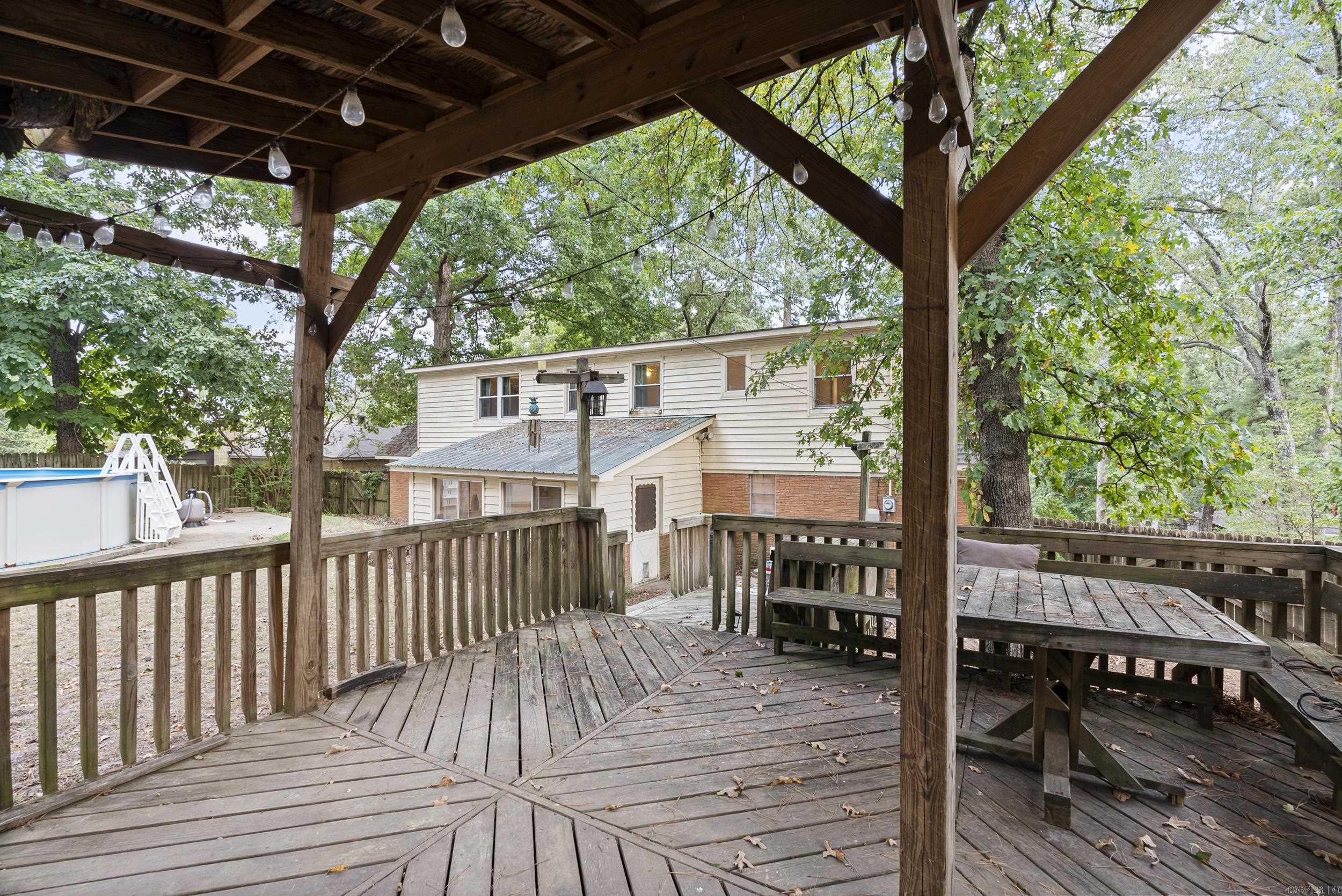 LYNNWOOD ACRES - Residential