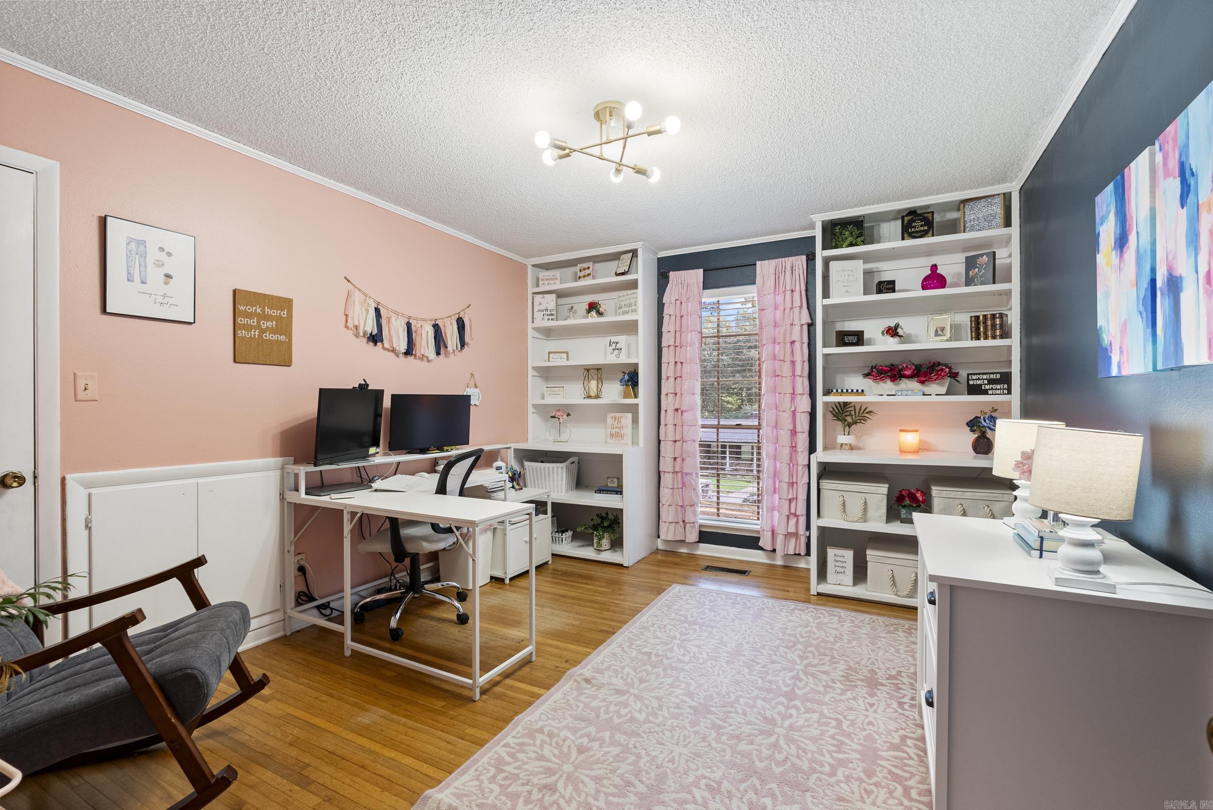 LYNNWOOD ACRES - Residential