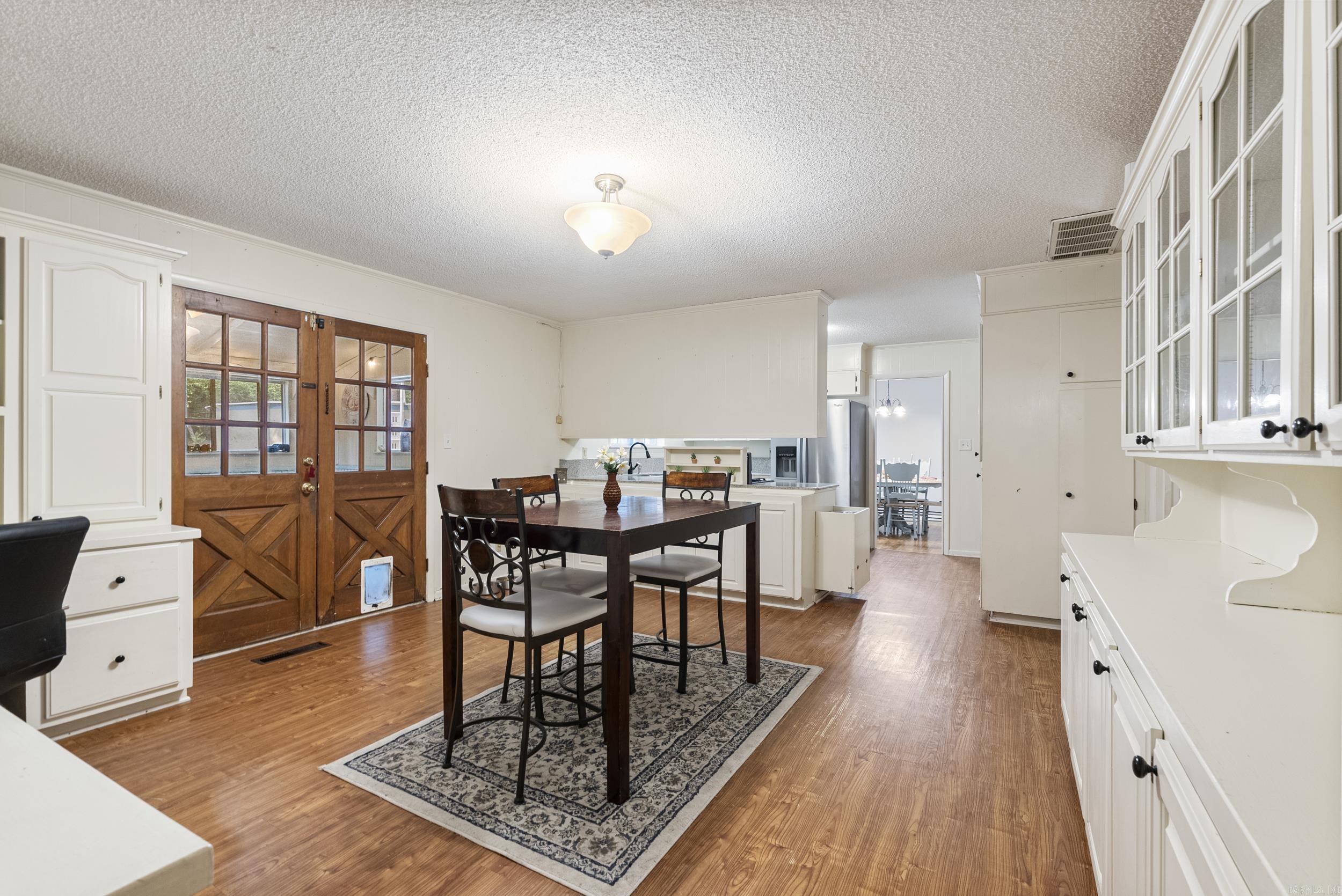 LYNNWOOD ACRES - Residential