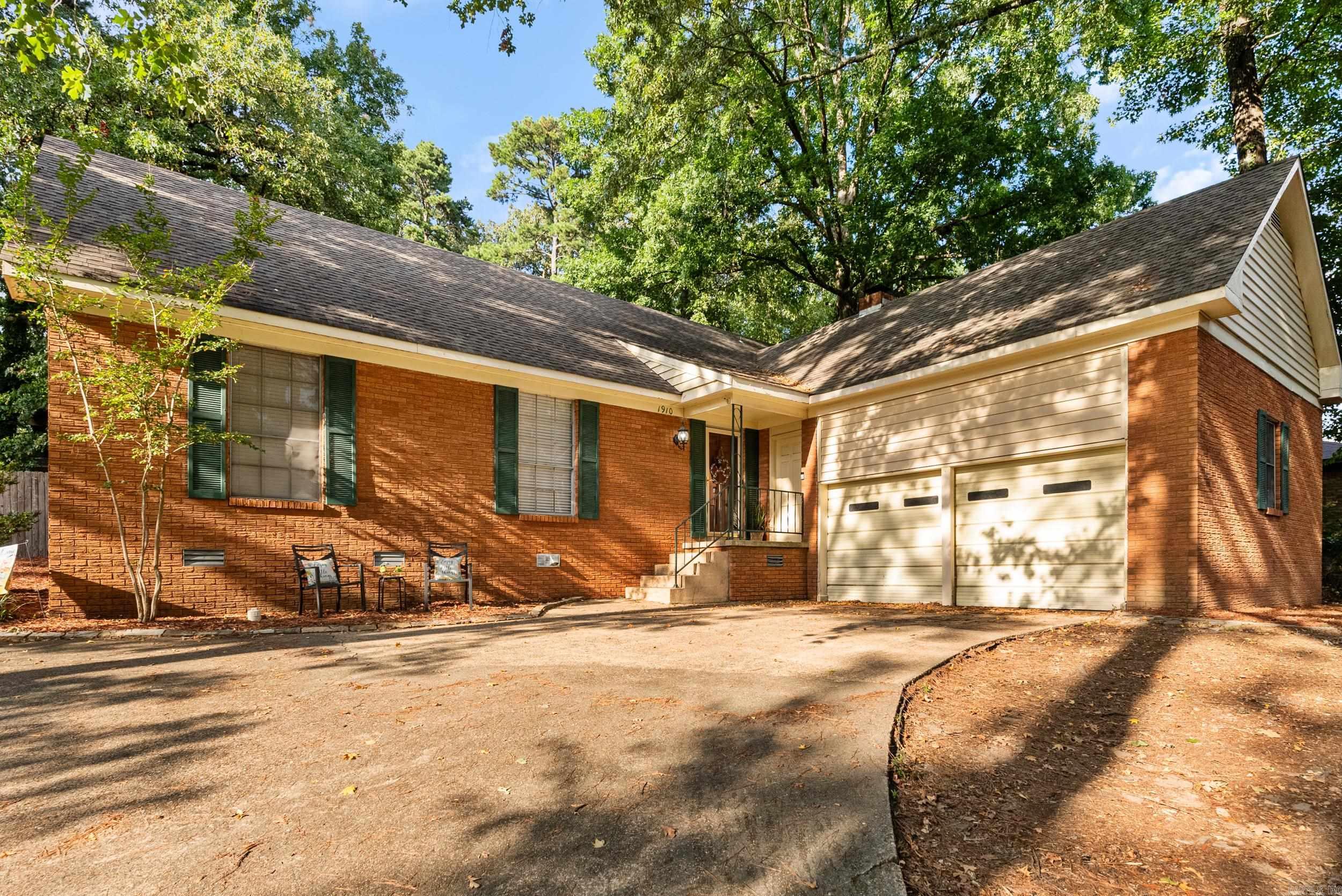 LYNNWOOD ACRES - Residential