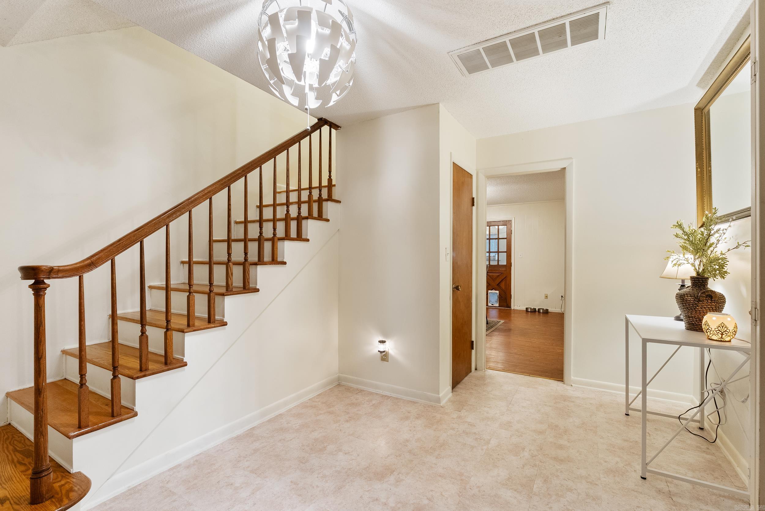 LYNNWOOD ACRES - Residential