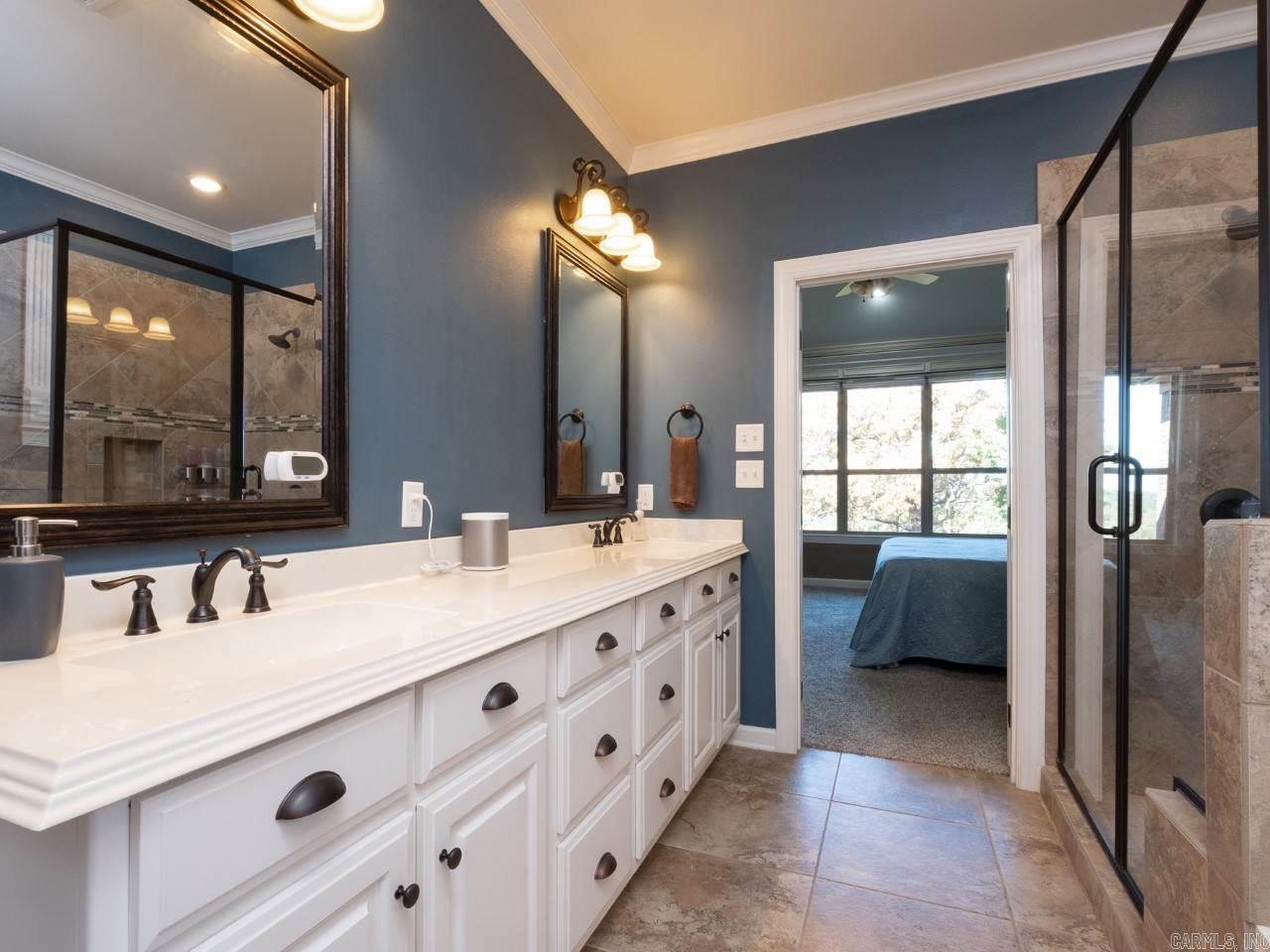 MAJESTIC POINTE - Residential