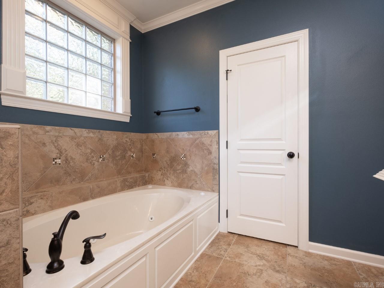 MAJESTIC POINTE - Residential