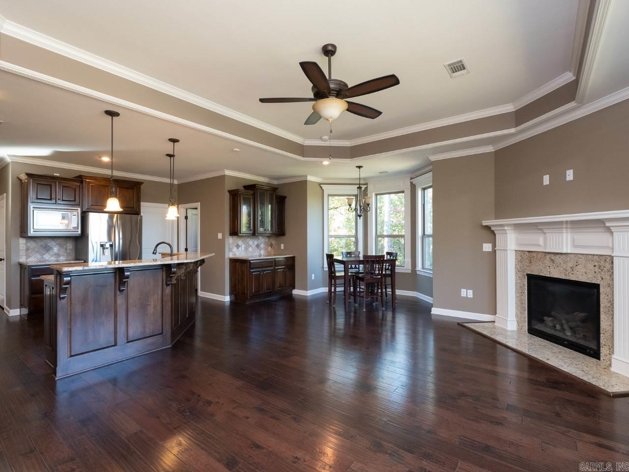 MAJESTIC POINTE - Residential