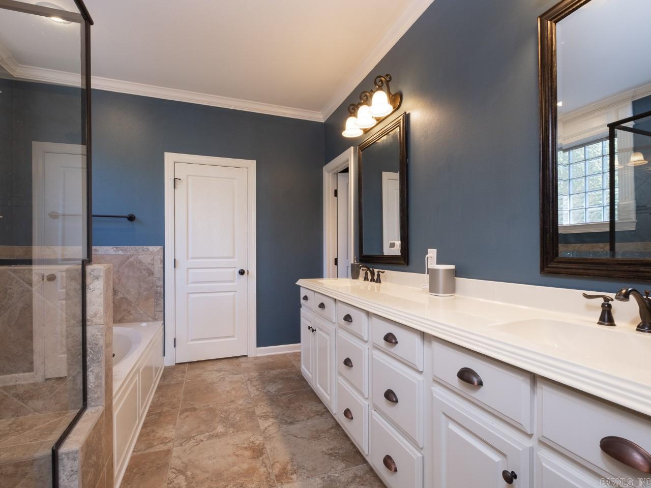 MAJESTIC POINTE - Residential