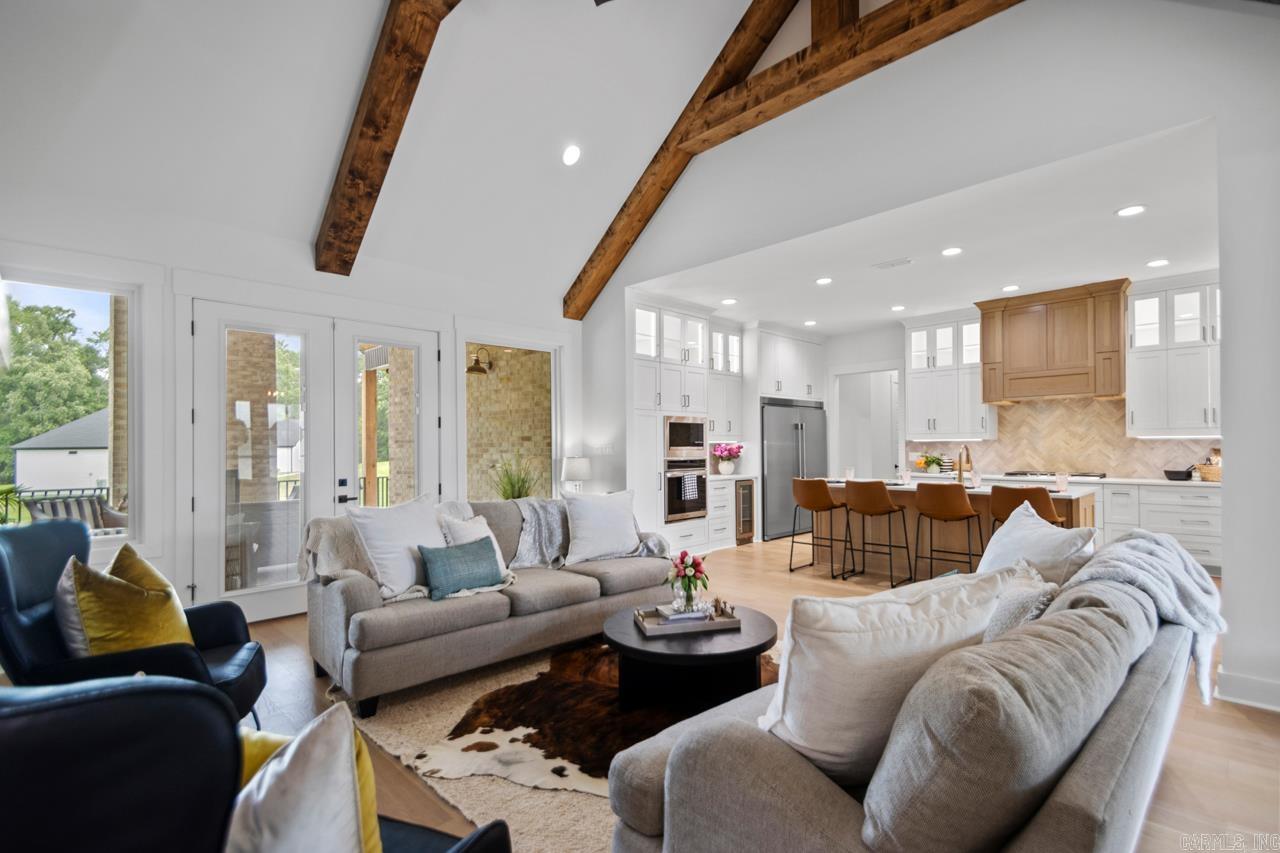 MEADOWLARKE ESTATES - Residential