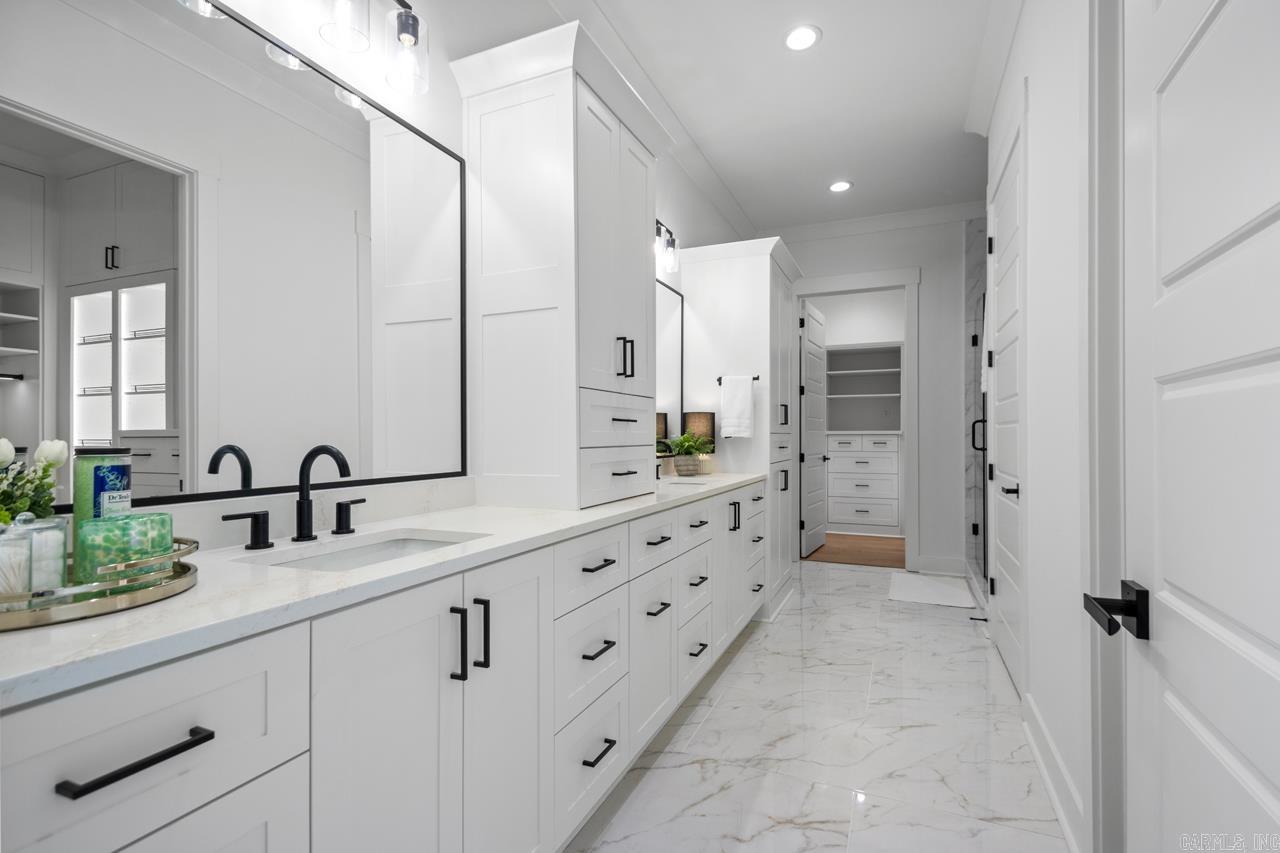 MEADOWLARKE ESTATES - Residential