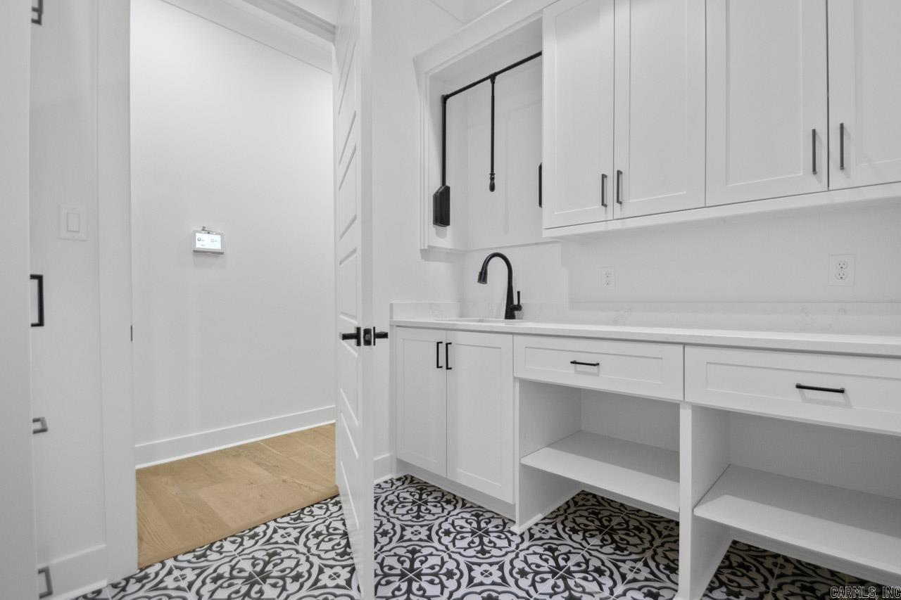 MEADOWLARKE ESTATES - Residential