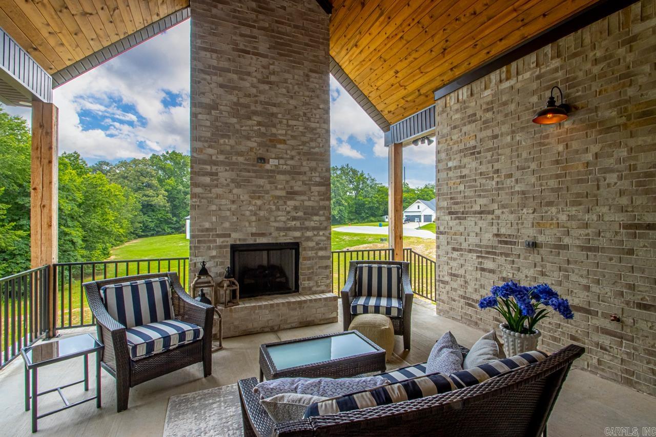 MEADOWLARKE ESTATES - Residential