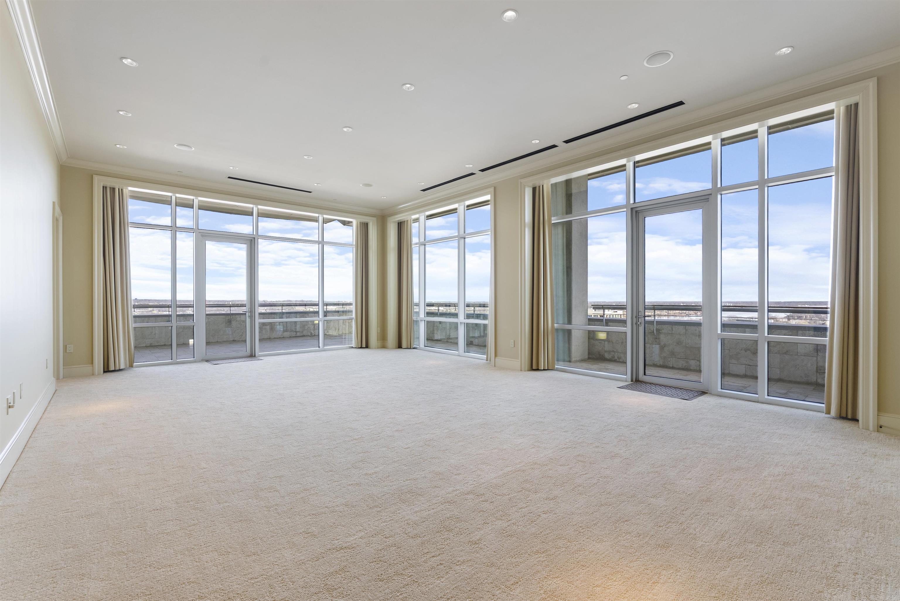 300 THIRD HPR - Residential