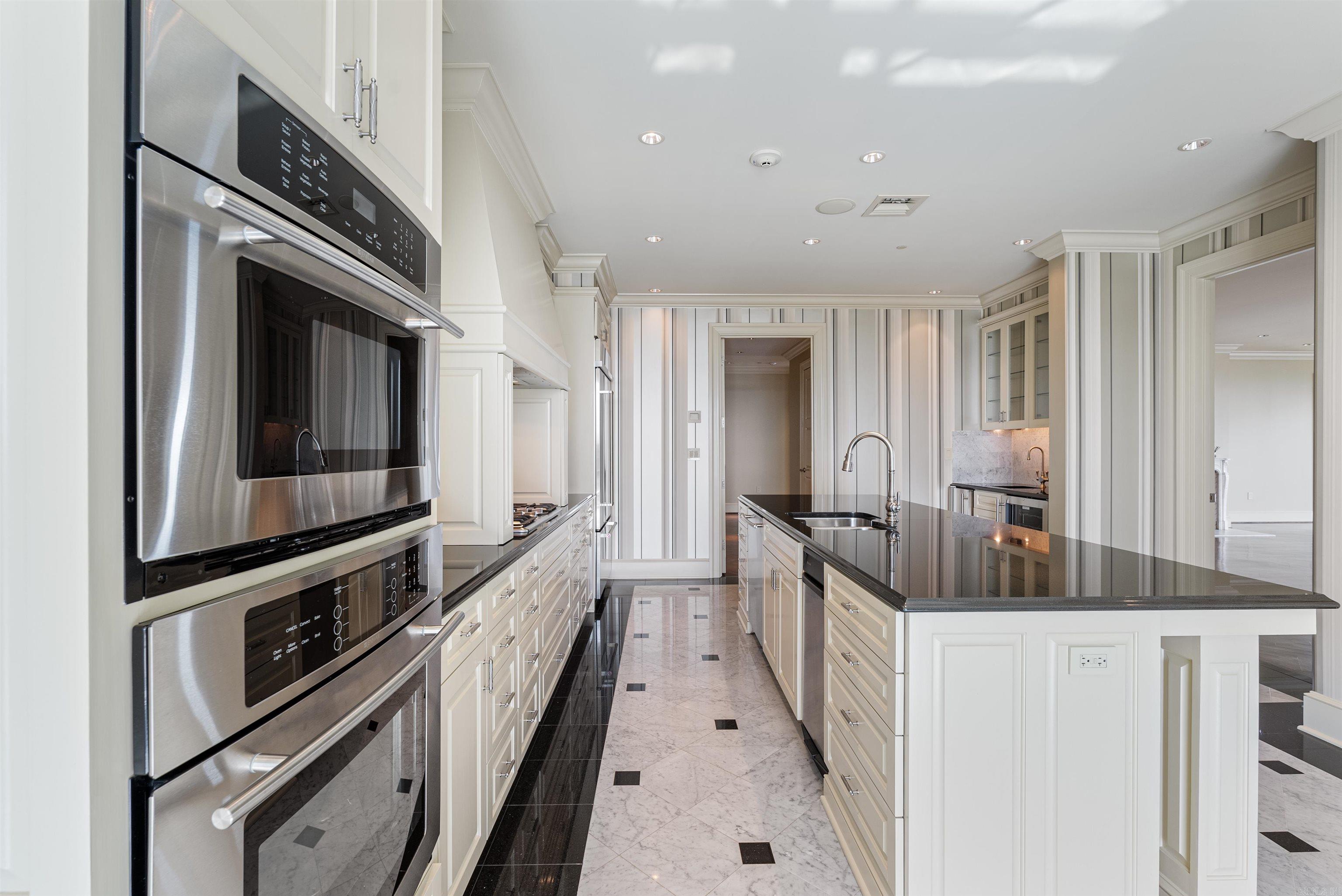 300 THIRD HPR - Residential