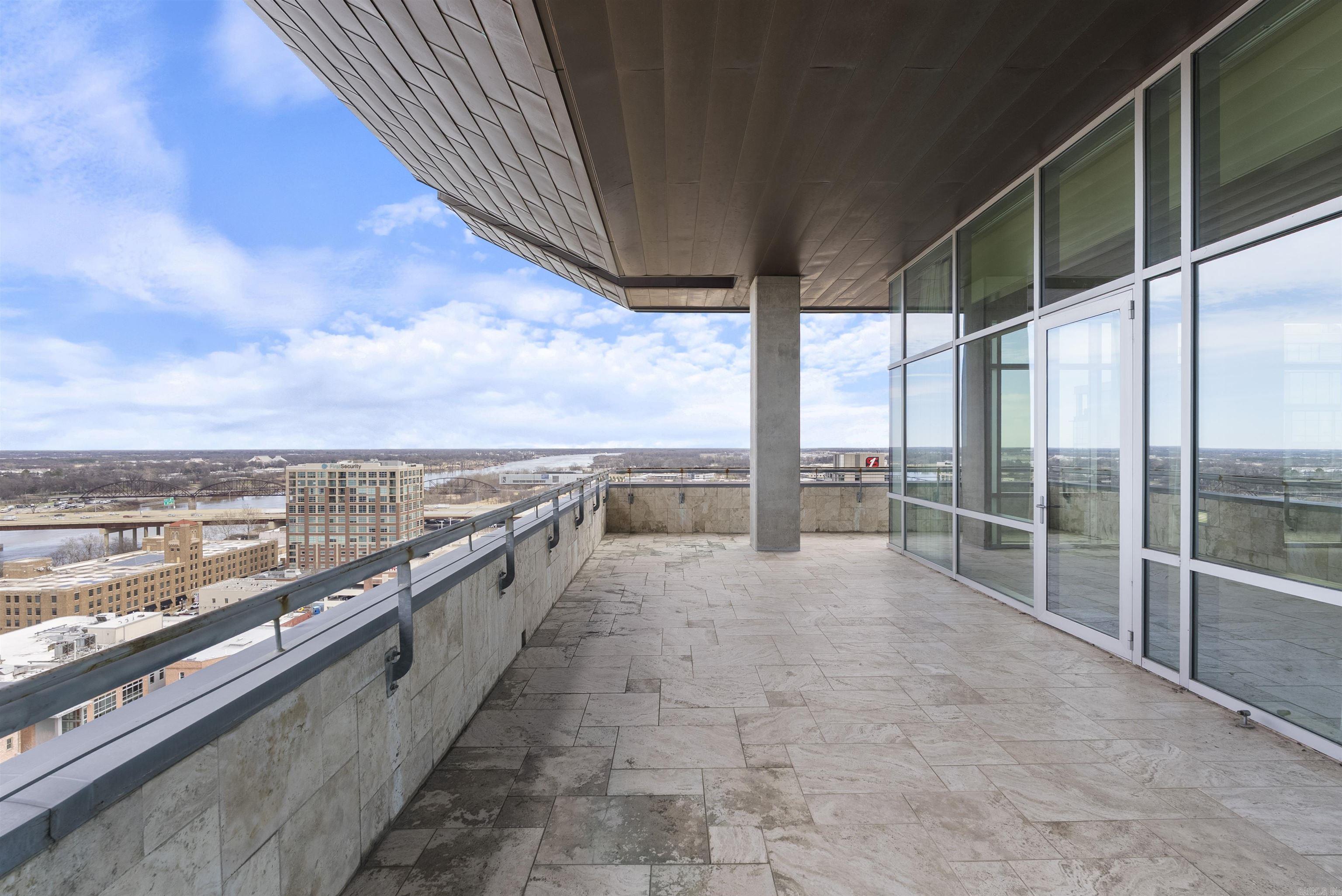 300 THIRD HPR - Residential