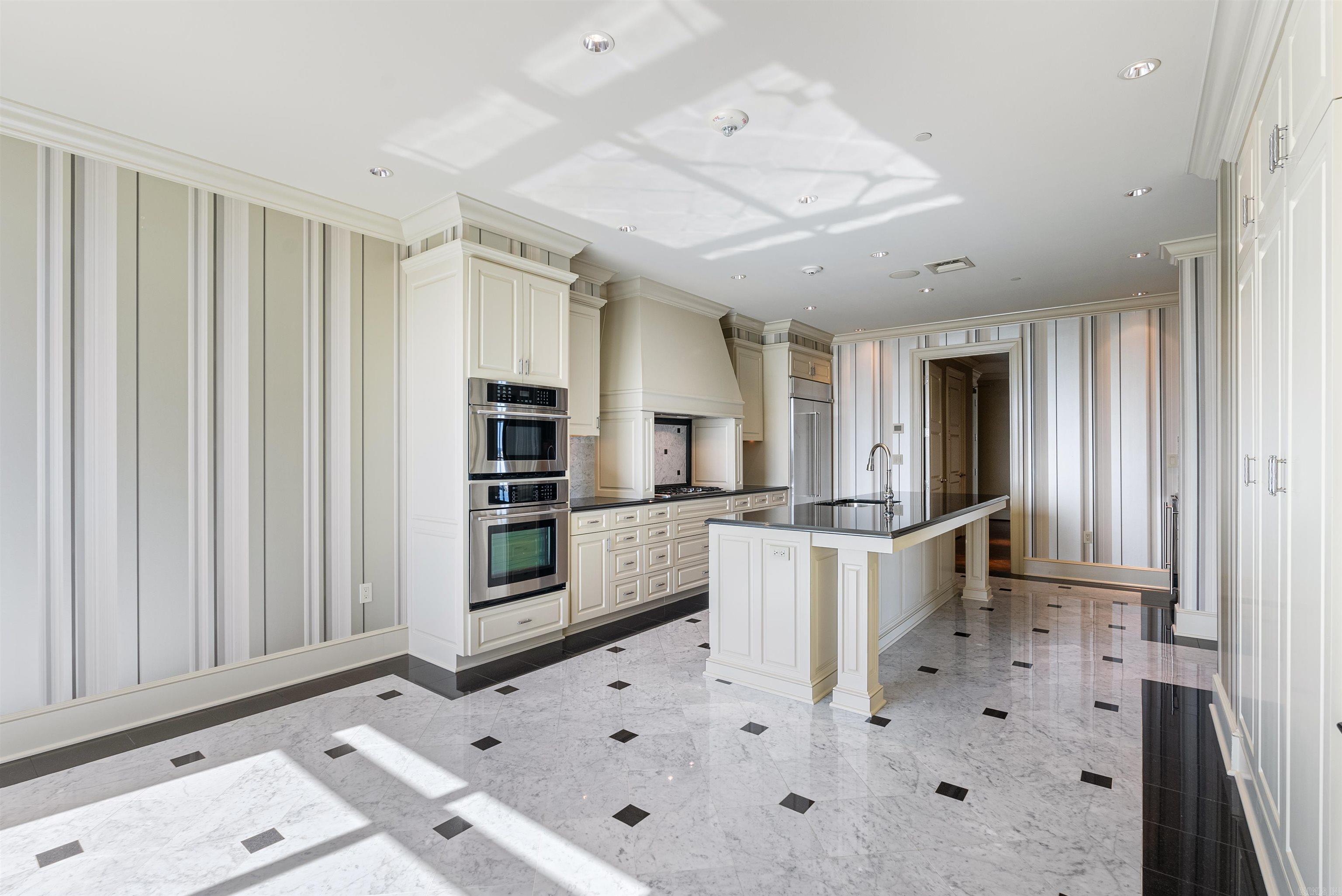 300 THIRD HPR - Residential