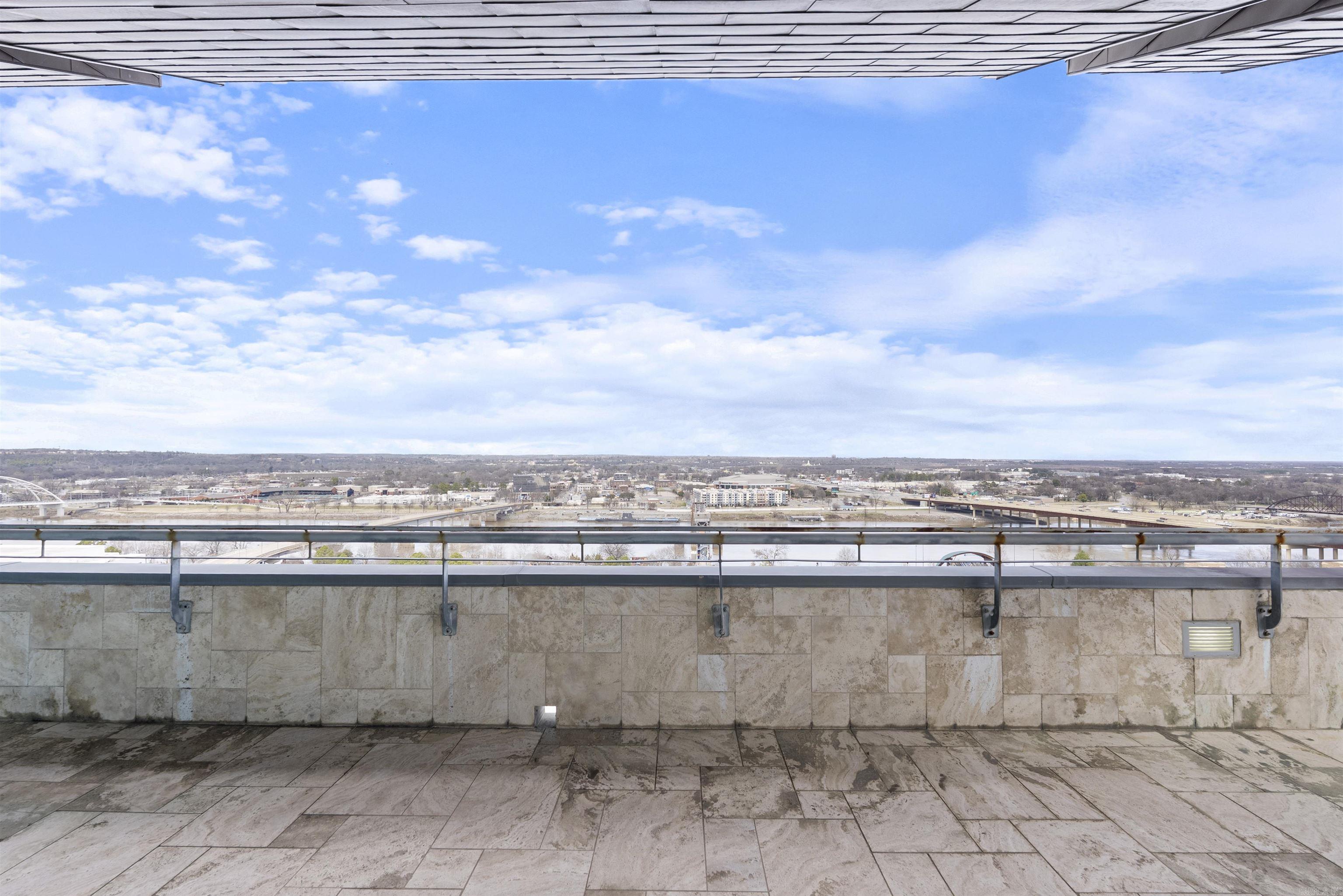300 THIRD HPR - Residential