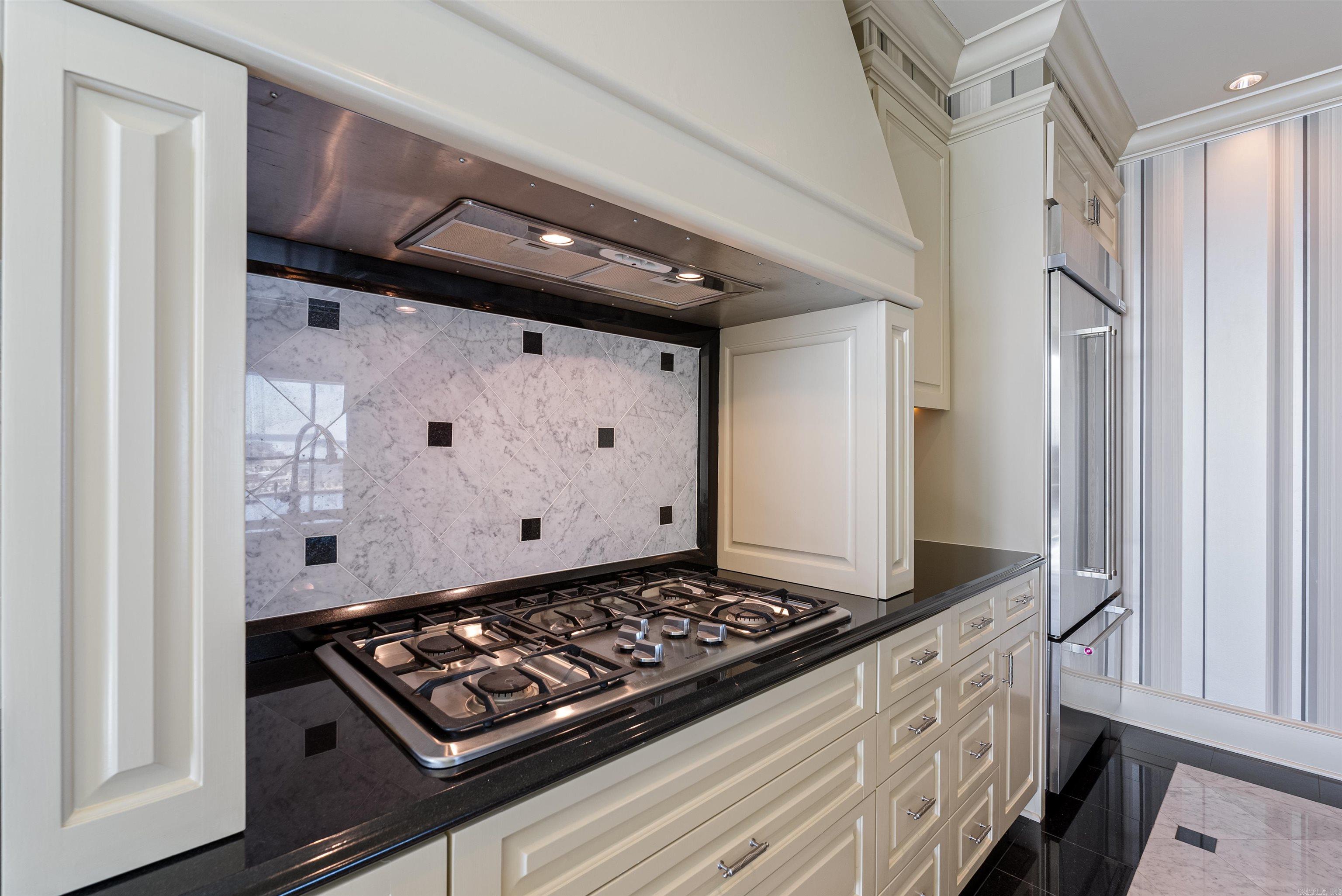 300 THIRD HPR - Residential