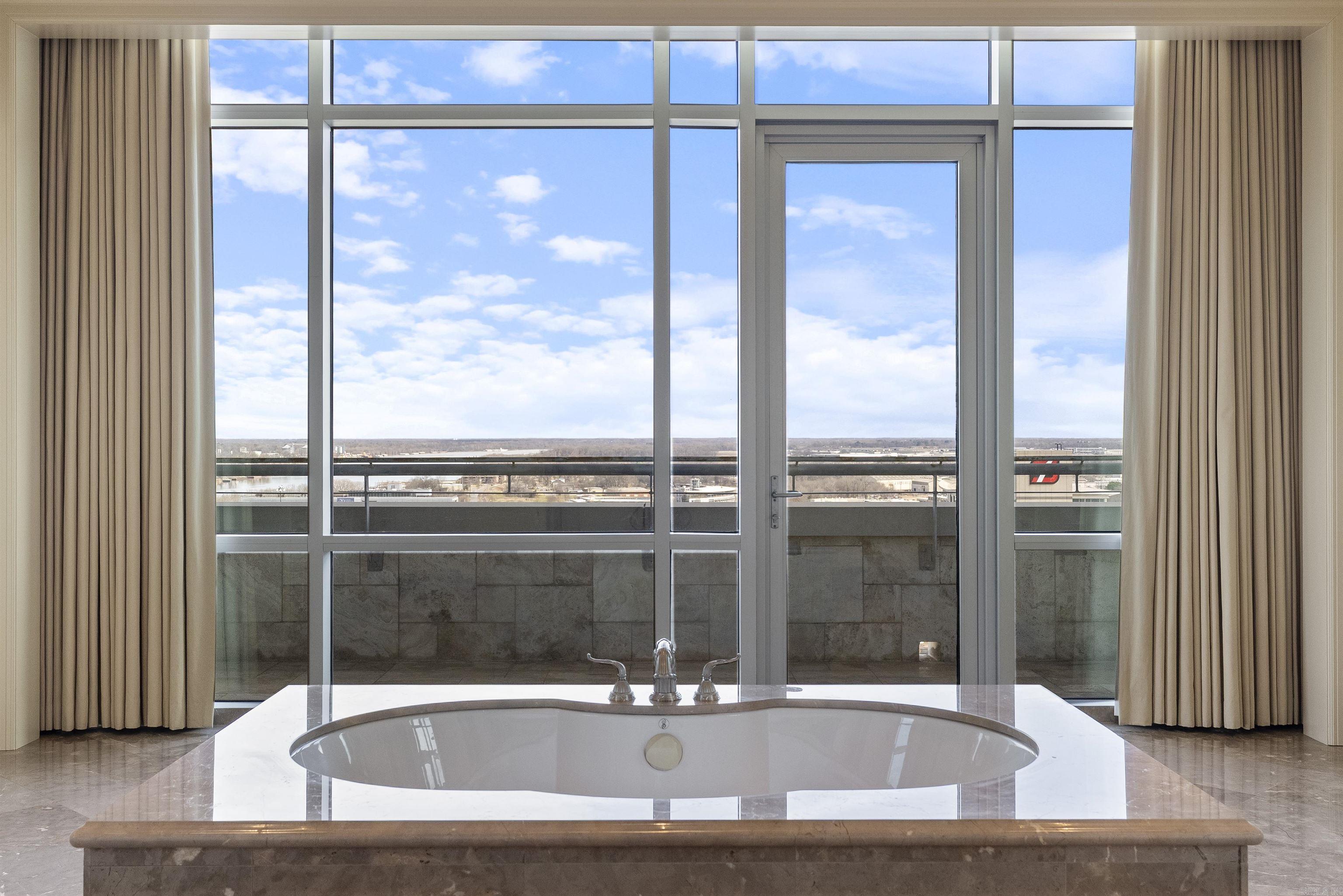300 THIRD HPR - Residential