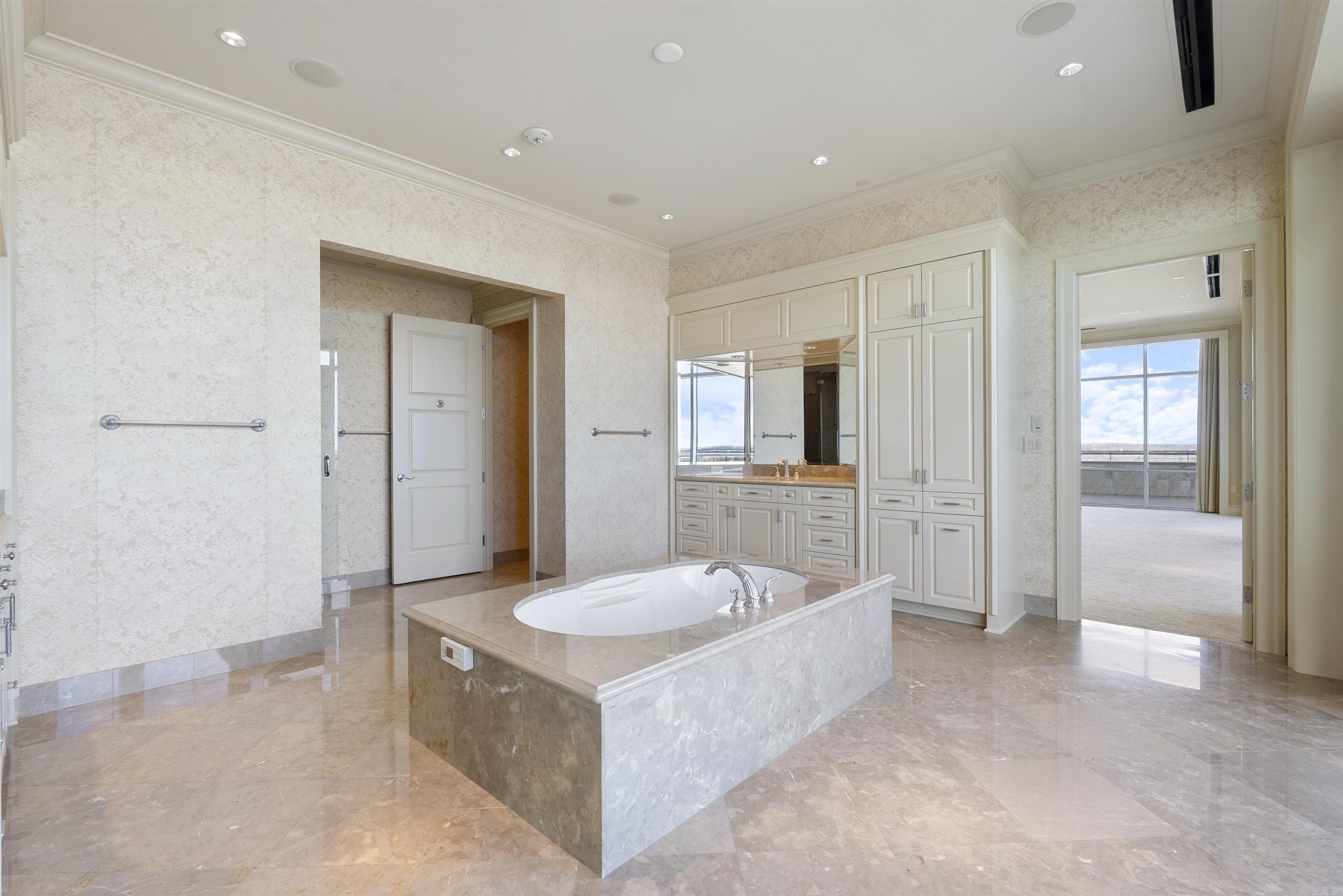 300 THIRD HPR - Residential